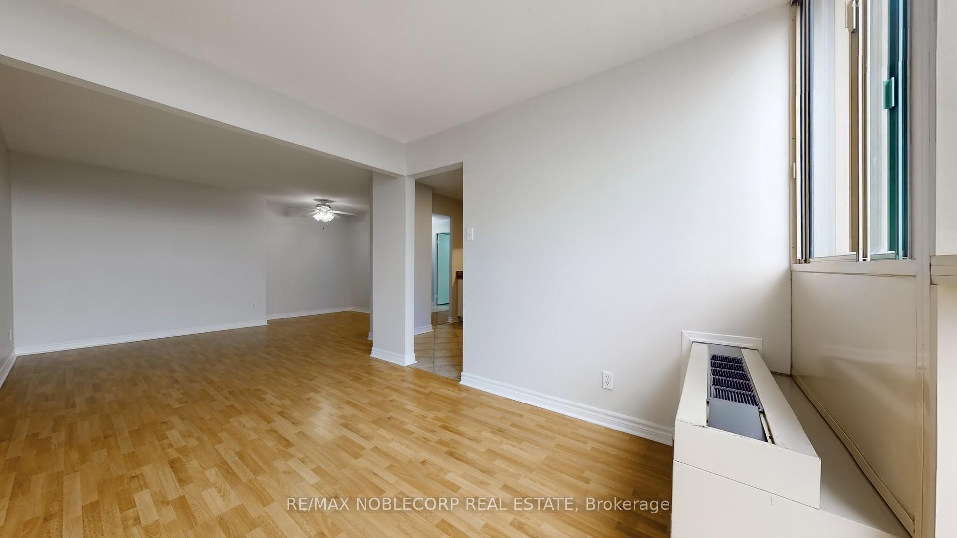 Photo 6 of Unit 906, 41 Markbrook Lane, Etobicoke, Mount Olive-Silverstone-Jamestown — HOMEH