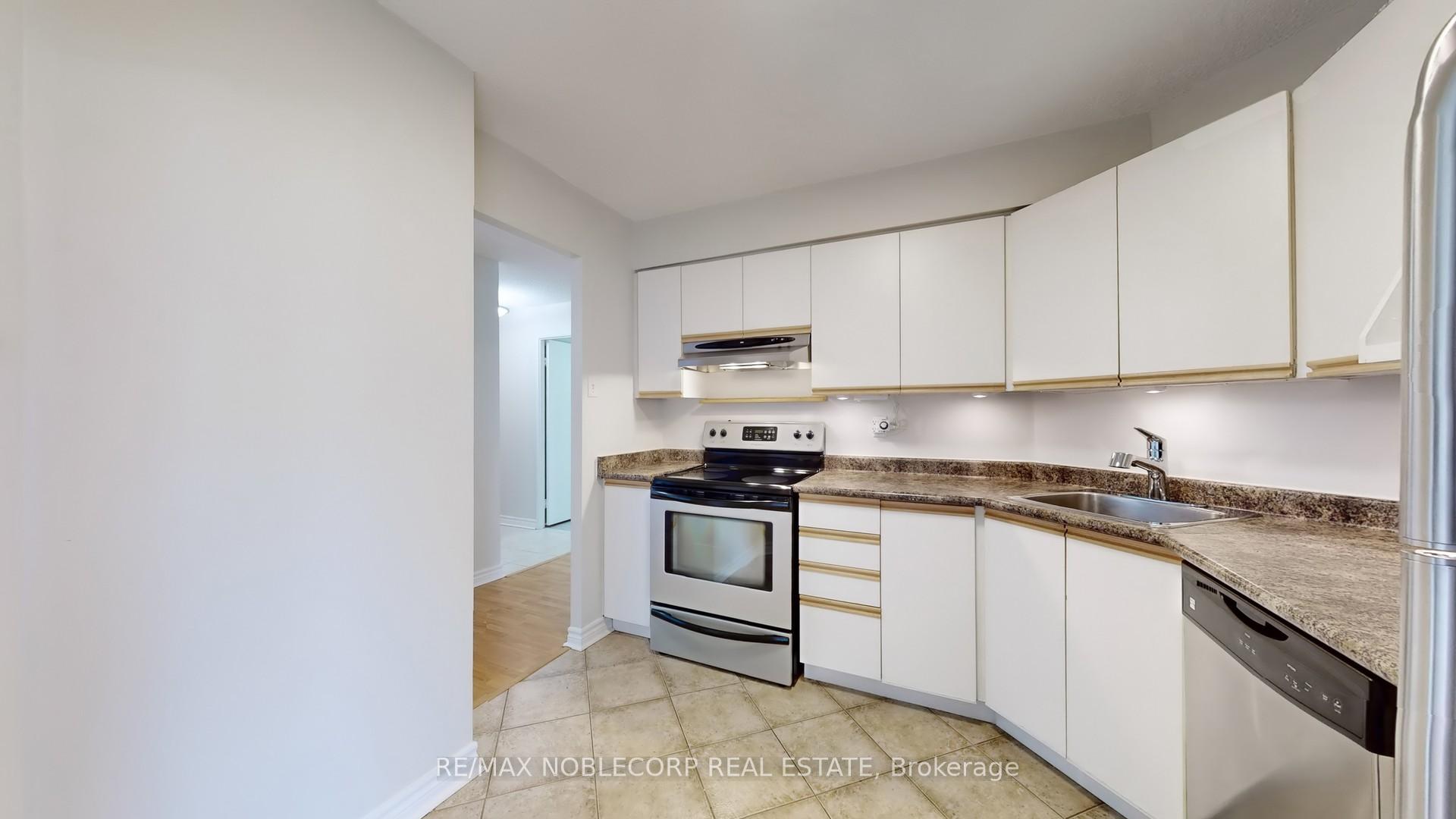 Photo 8 of Unit 906, 41 Markbrook Lane, Etobicoke, Mount Olive-Silverstone-Jamestown — HOMEH