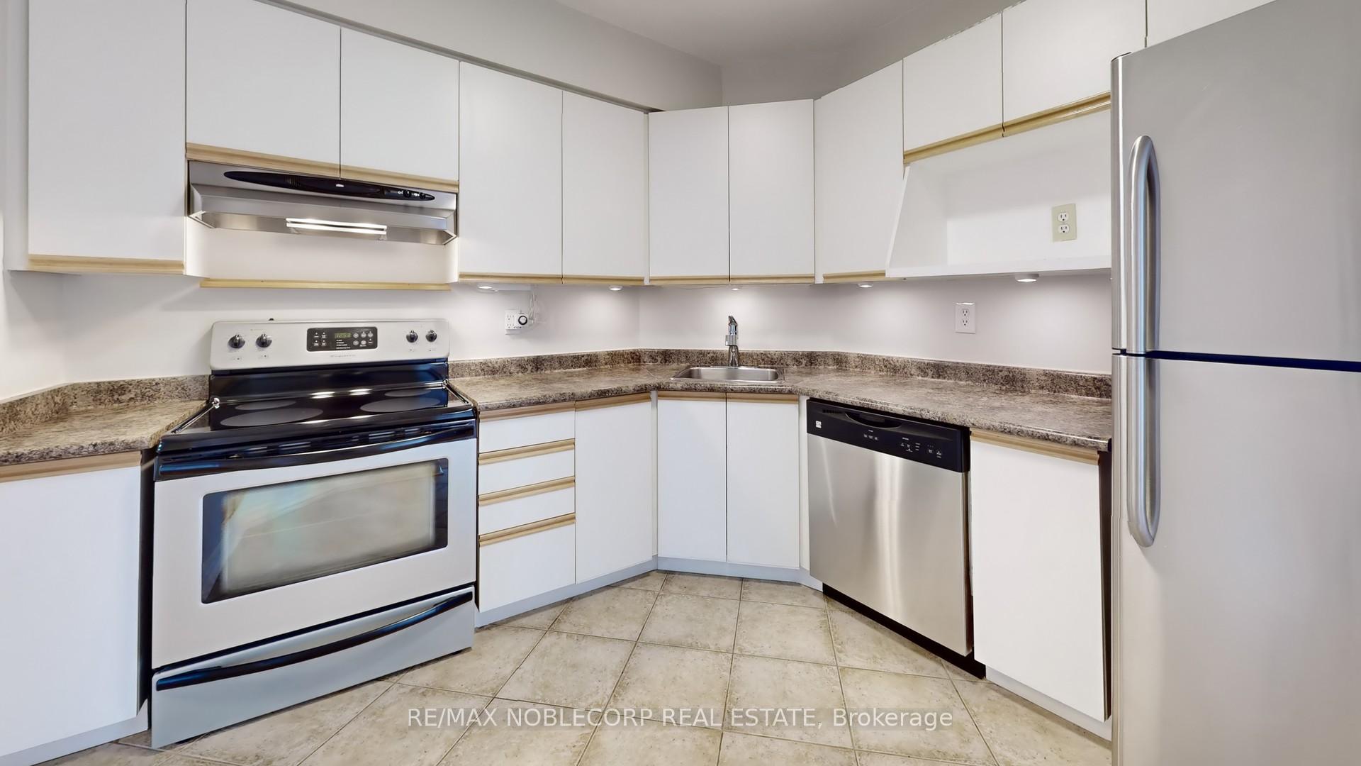 Photo 9 of Unit 906, 41 Markbrook Lane, Etobicoke, Mount Olive-Silverstone-Jamestown — HOMEH