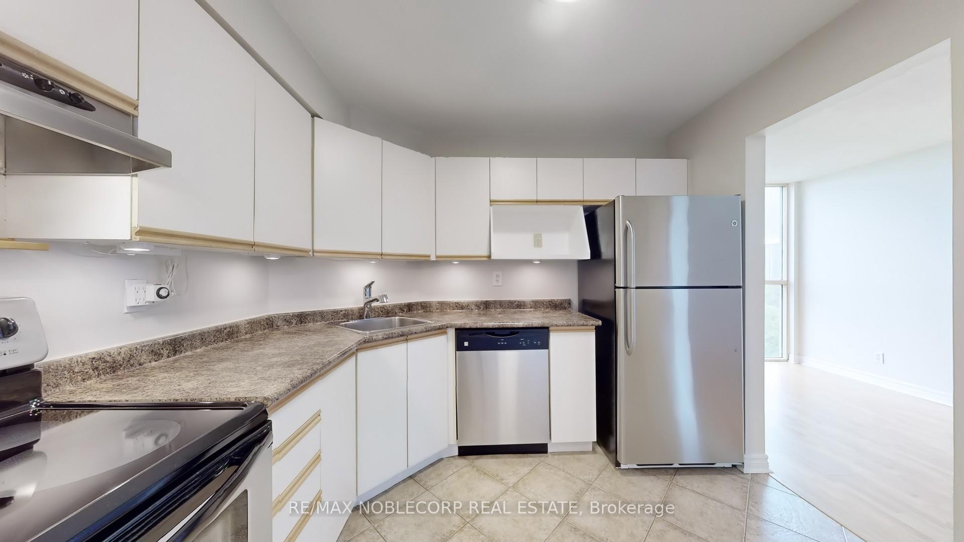 Photo 10 of Unit 906, 41 Markbrook Lane, Etobicoke, Mount Olive-Silverstone-Jamestown — HOMEH