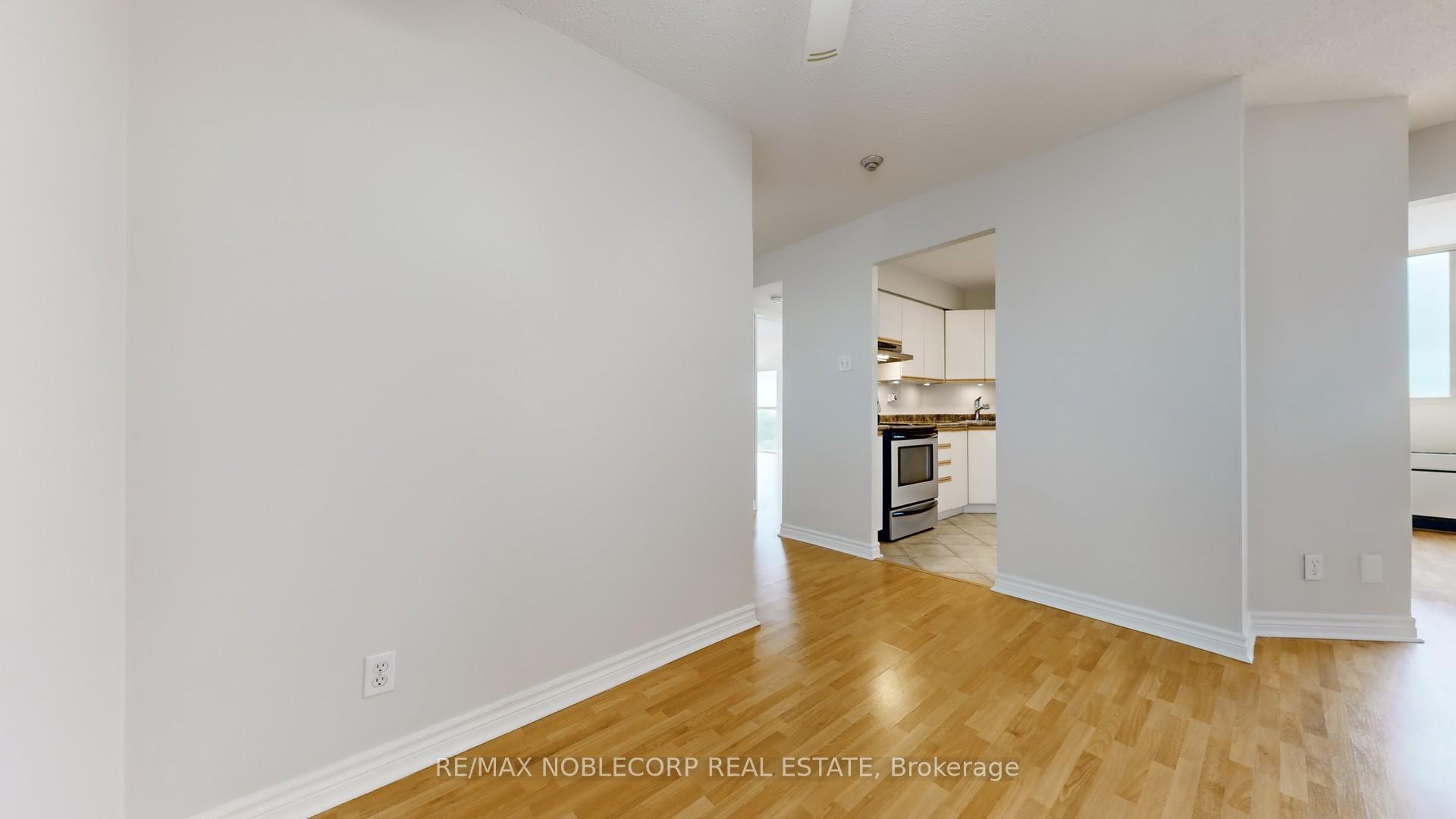 Photo 12 of Unit 906, 41 Markbrook Lane, Etobicoke, Mount Olive-Silverstone-Jamestown — HOMEH