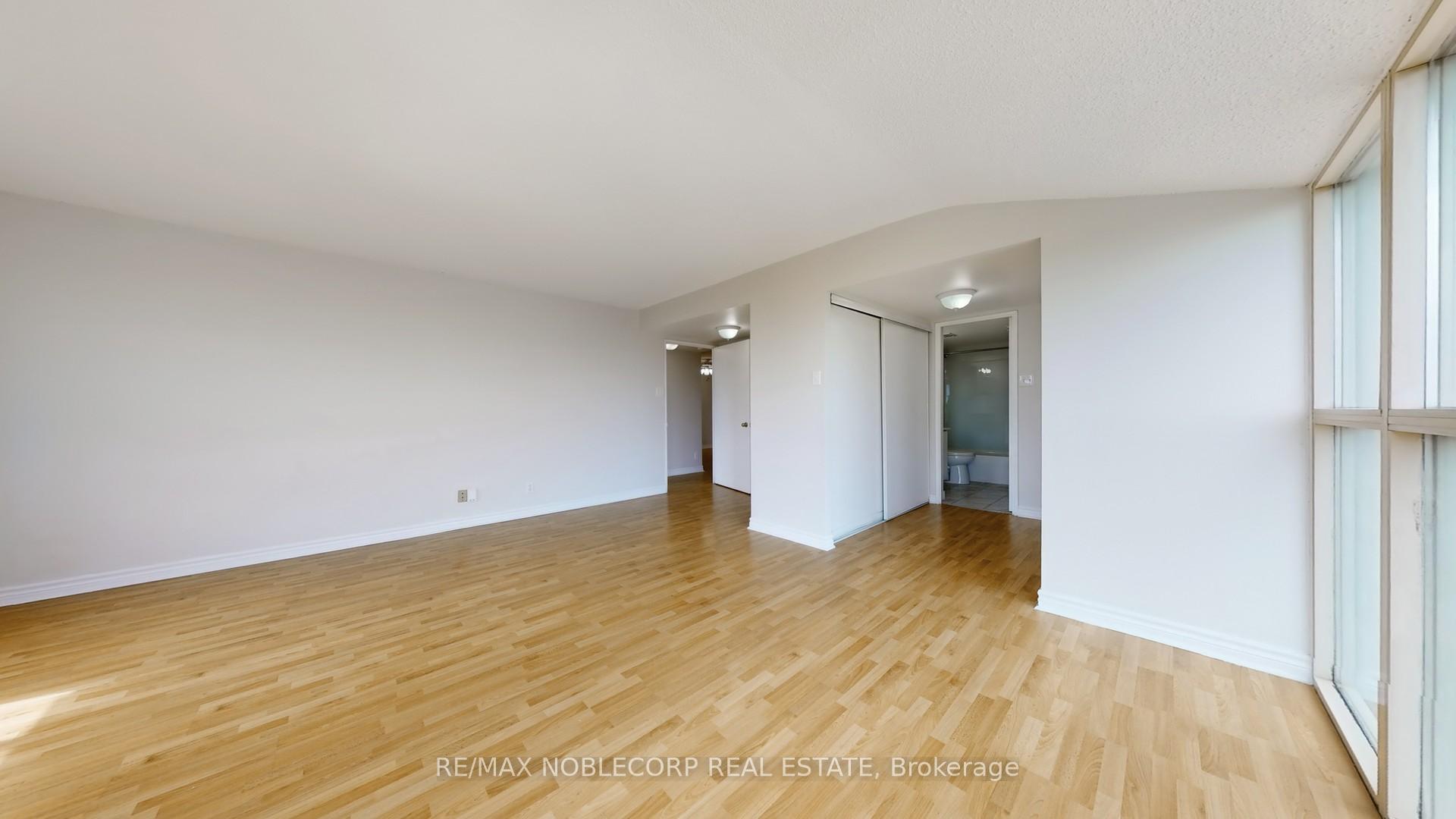 Photo 17 of Unit 906, 41 Markbrook Lane, Etobicoke, Mount Olive-Silverstone-Jamestown — HOMEH
