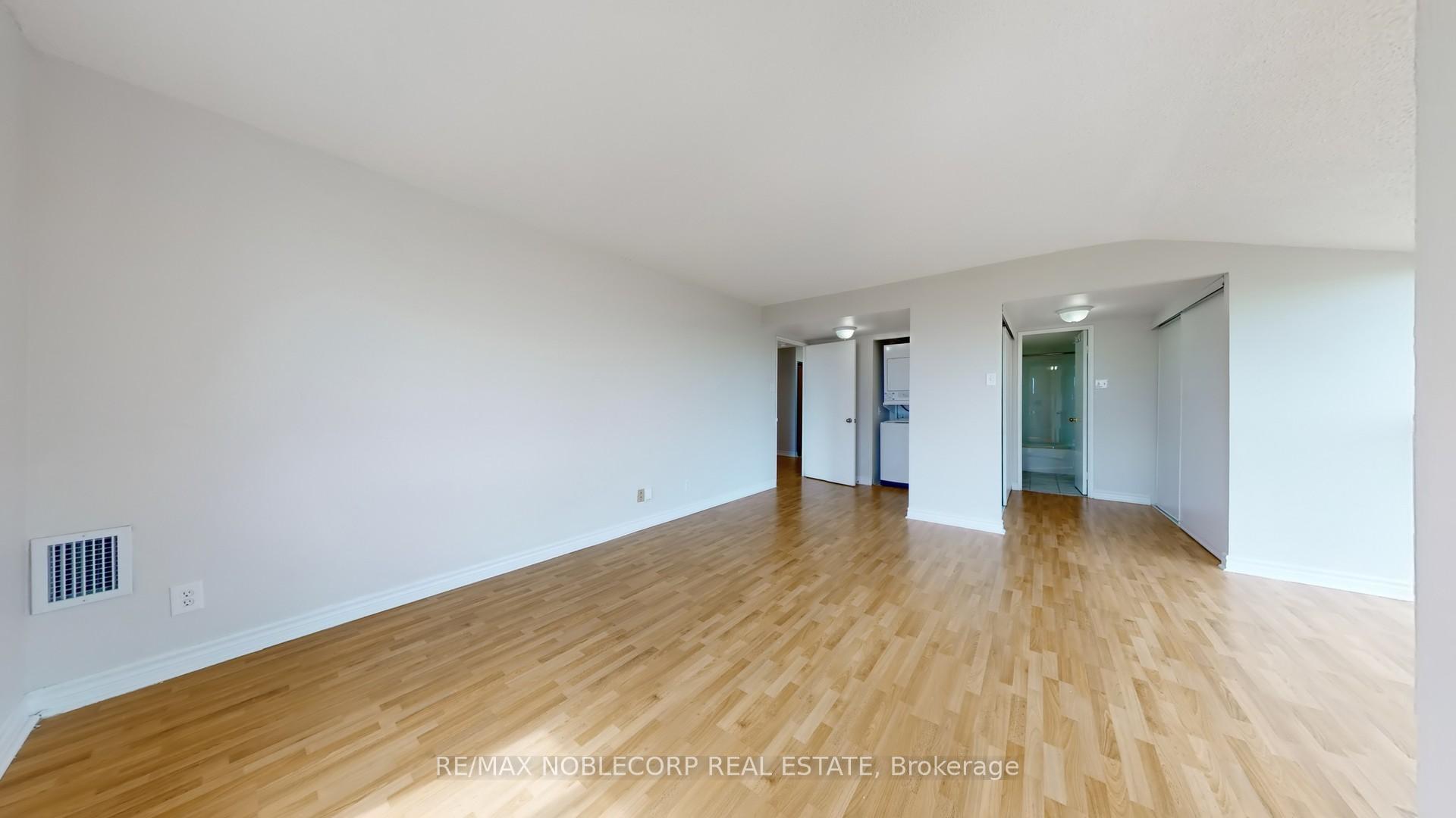 Photo 20 of Unit 906, 41 Markbrook Lane, Etobicoke, Mount Olive-Silverstone-Jamestown — HOMEH