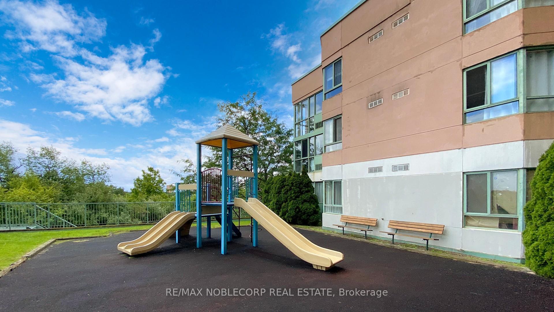 Photo 36 of Unit 906, 41 Markbrook Lane, Etobicoke, Mount Olive-Silverstone-Jamestown — HOMEH