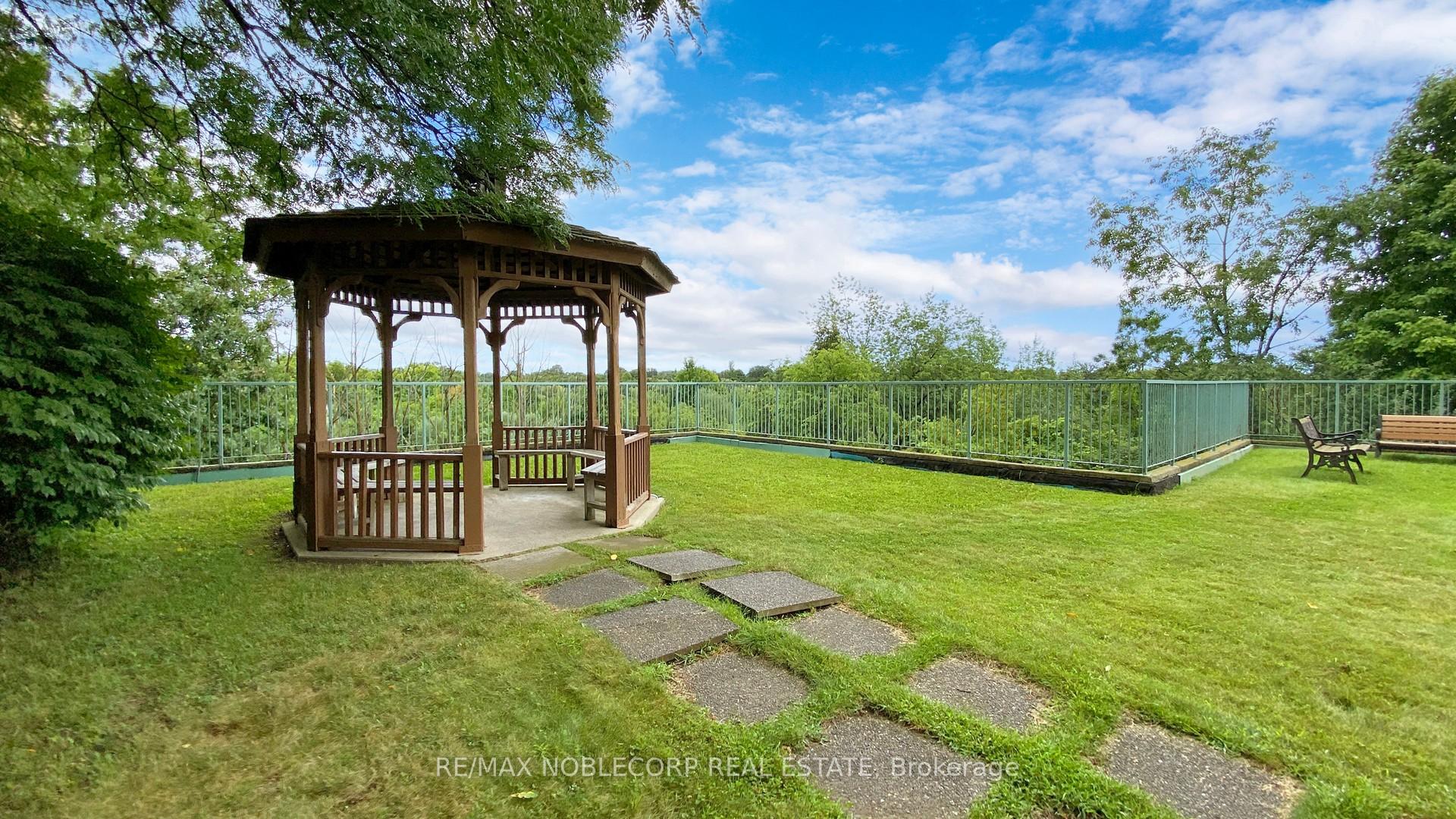 Photo 37 of Unit 906, 41 Markbrook Lane, Etobicoke, Mount Olive-Silverstone-Jamestown — HOMEH