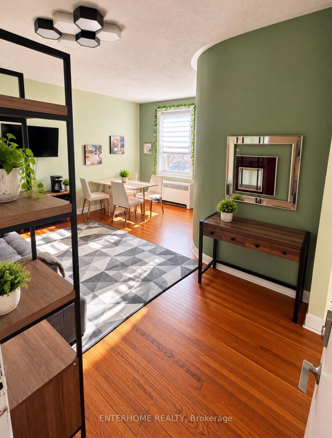 Photo 2 of Unit 3, 51 queen Street, Brampton, Downtown Brampton — HOMEH