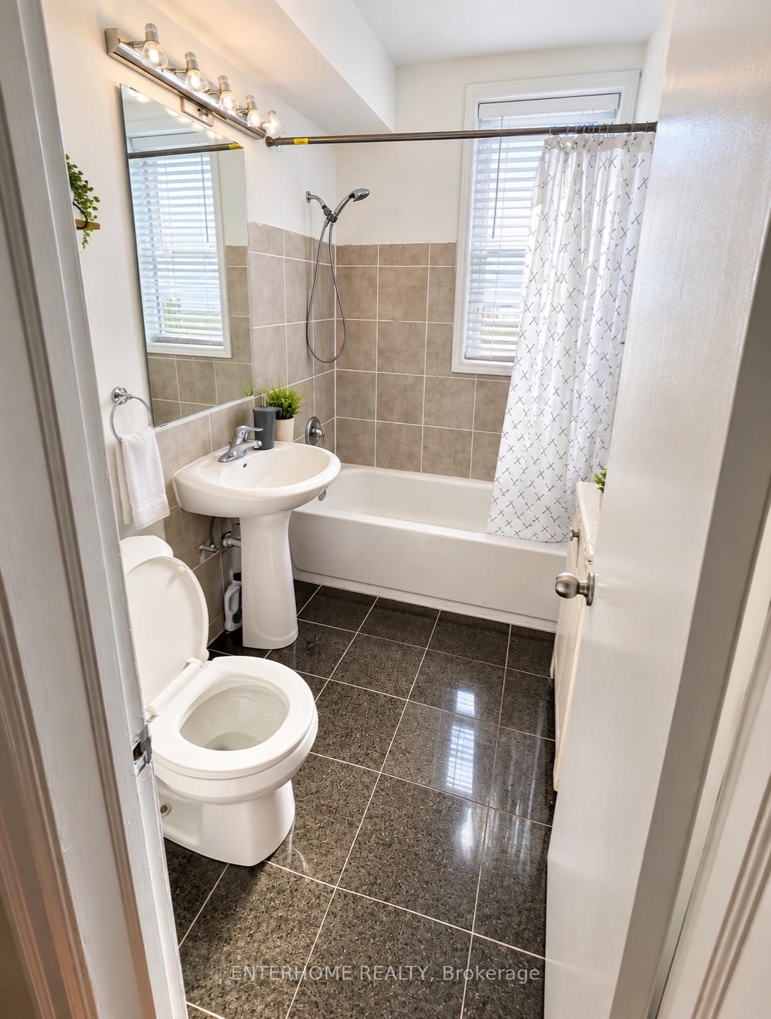 Photo 3 of Unit 3, 51 queen Street, Brampton, Downtown Brampton — HOMEH