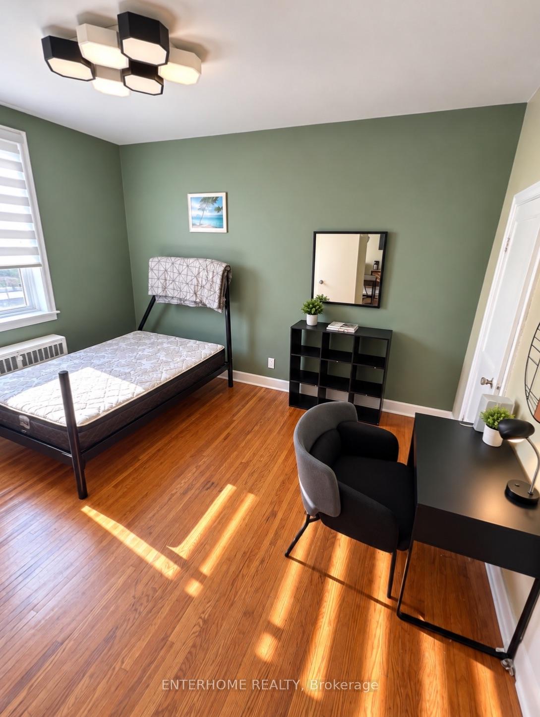 Photo 5 of Unit 3, 51 queen Street, Brampton, Downtown Brampton — HOMEH