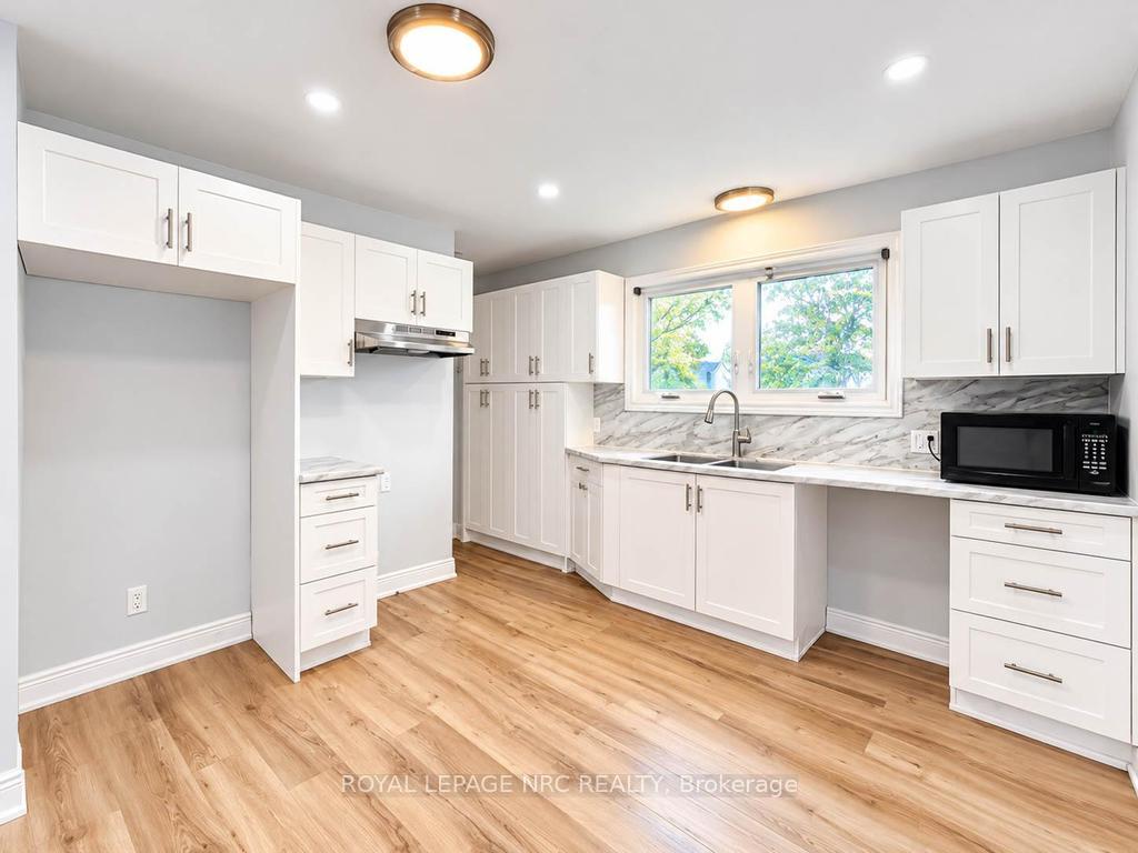 Photo 10 of 369 Lincoln Street, Welland, Lincoln/Crowland — HOMEH