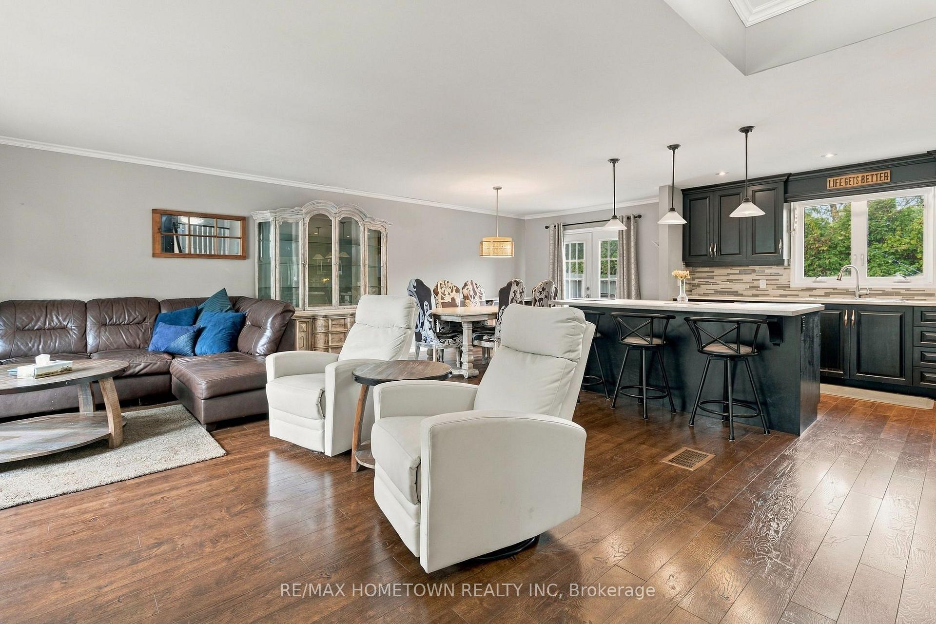 Photo 6 of 229 Colonel Douglas Crescent, Brockville, Brockville — HOMEH
