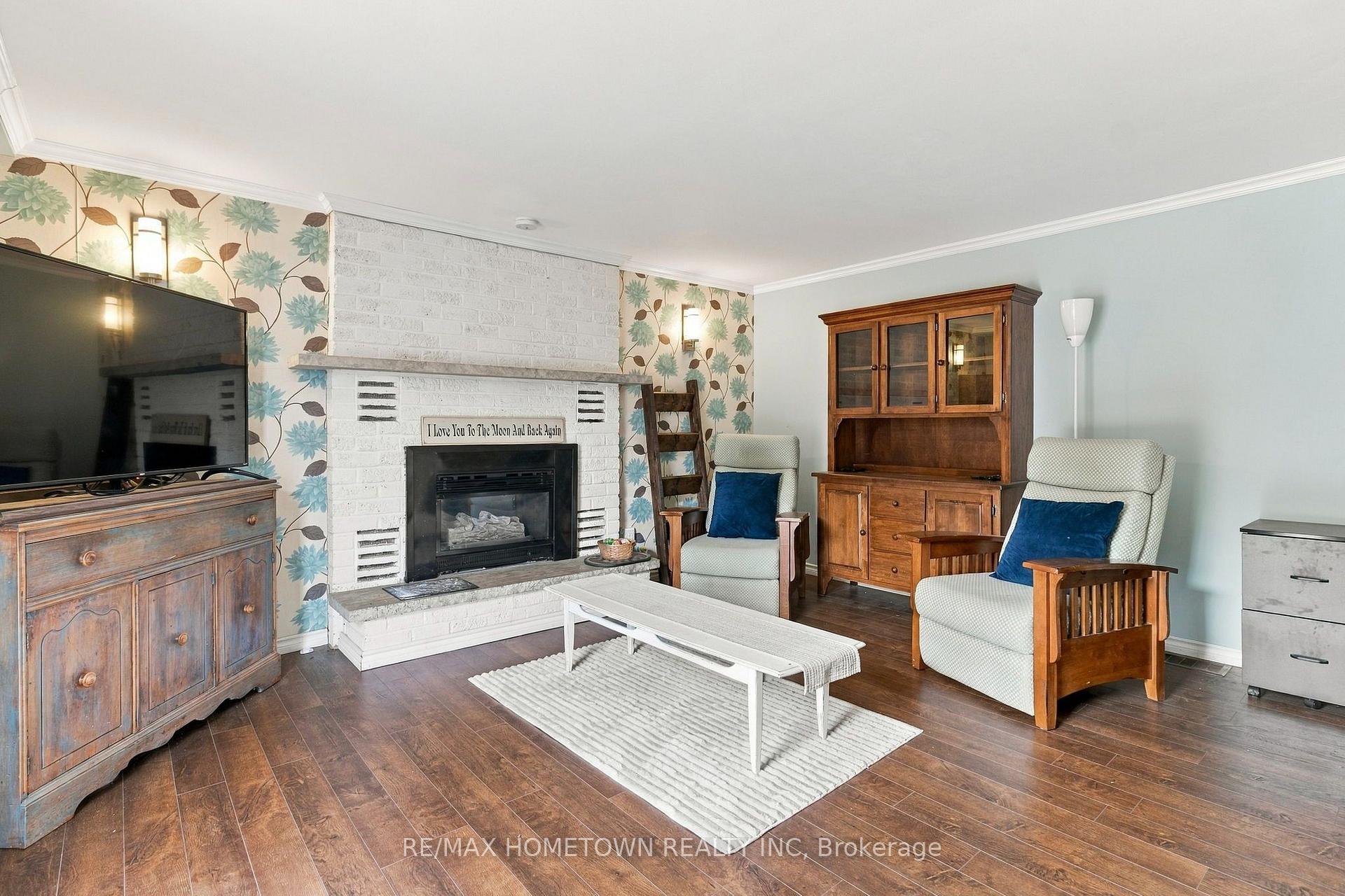 Photo 17 of 229 Colonel Douglas Crescent, Brockville, Brockville — HOMEH
