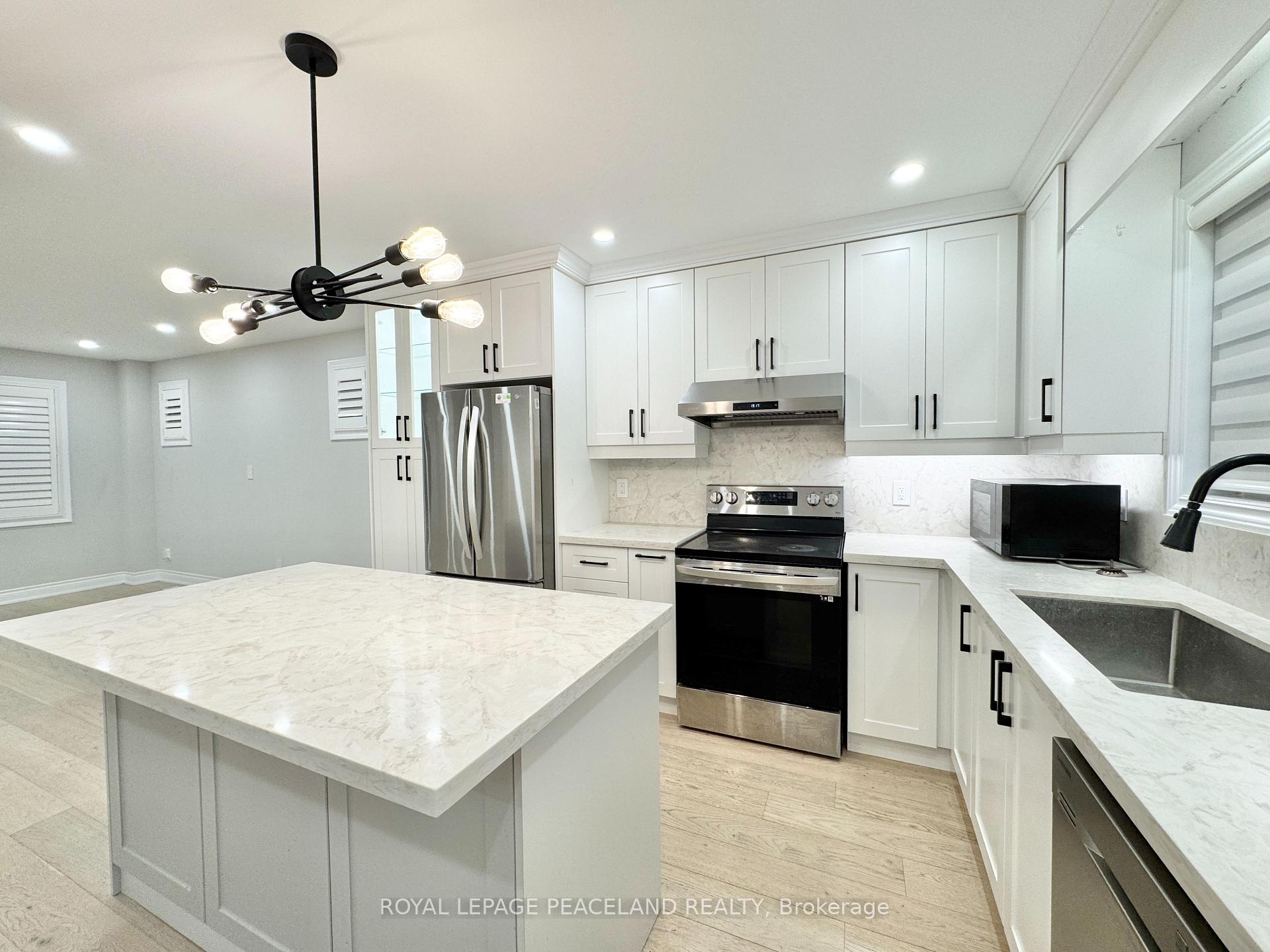 Photo 6 of 47 Chamberlain Avenue, North York, Briar Hill-Belgravia — HOMEH