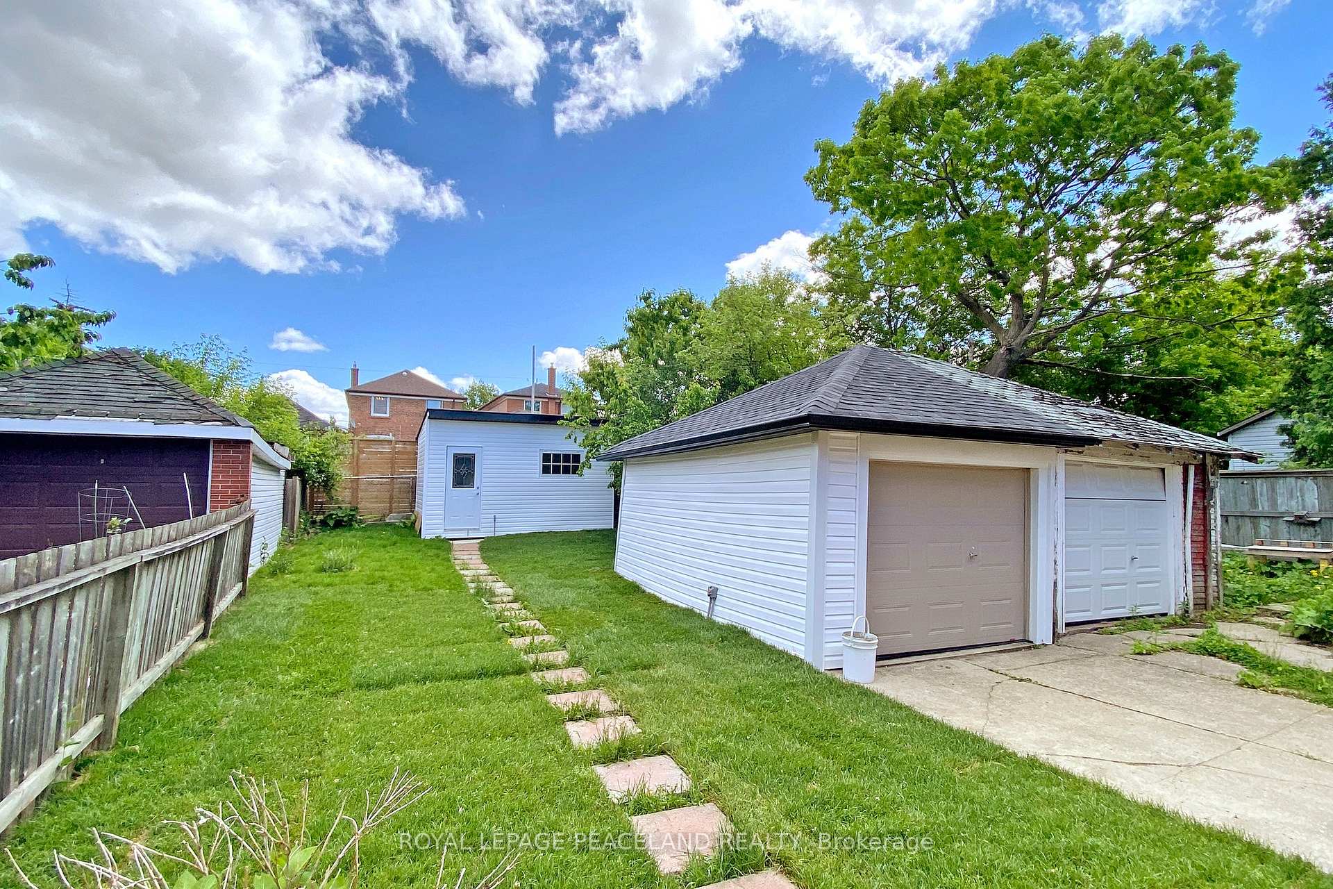 Photo 20 of 47 Chamberlain Avenue, North York, Briar Hill-Belgravia — HOMEH