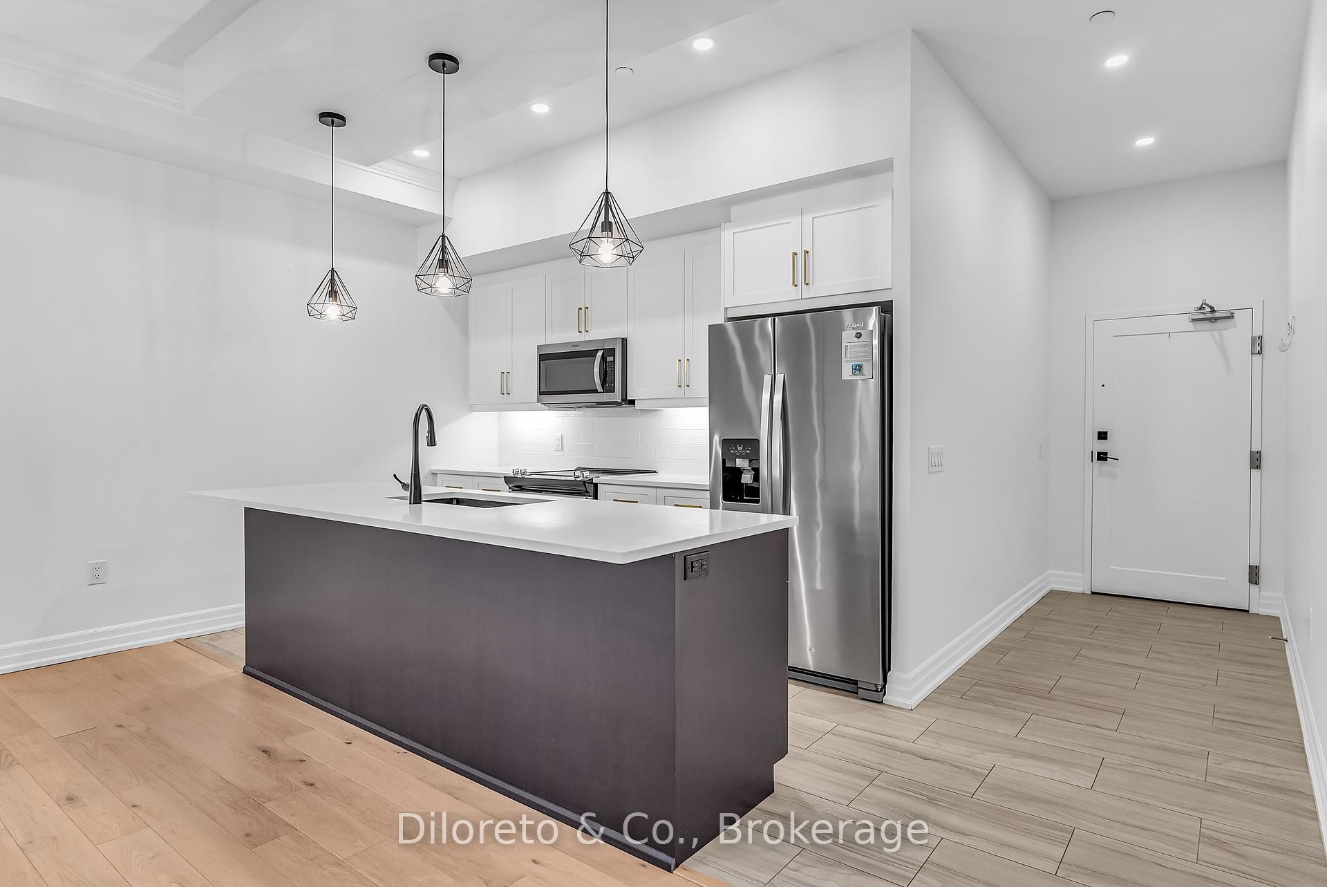Photo of Unit 214, 1880 Gordon Street