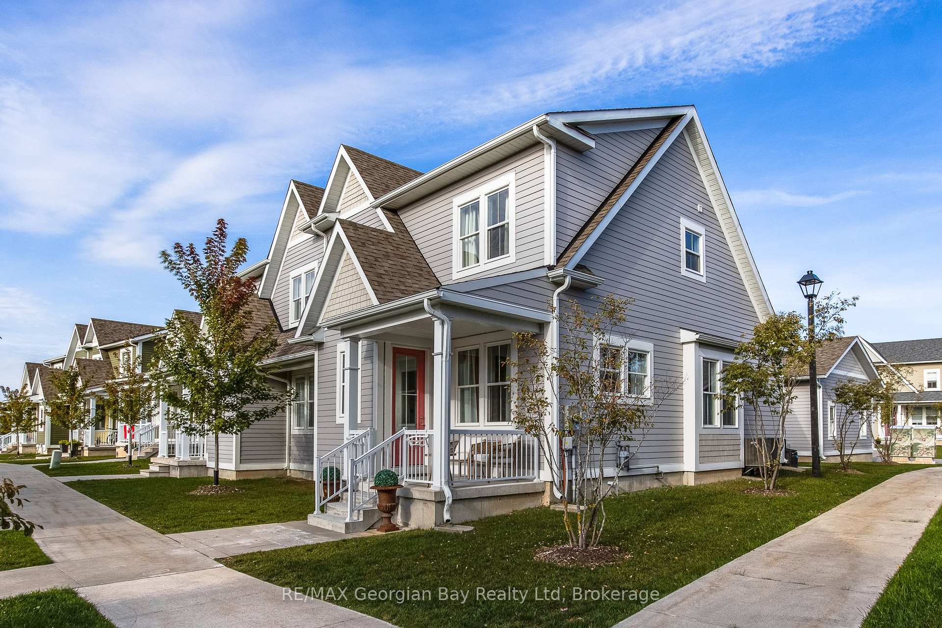 Photo 2 of 16 Danielle Crescent, Midland — HOMEH