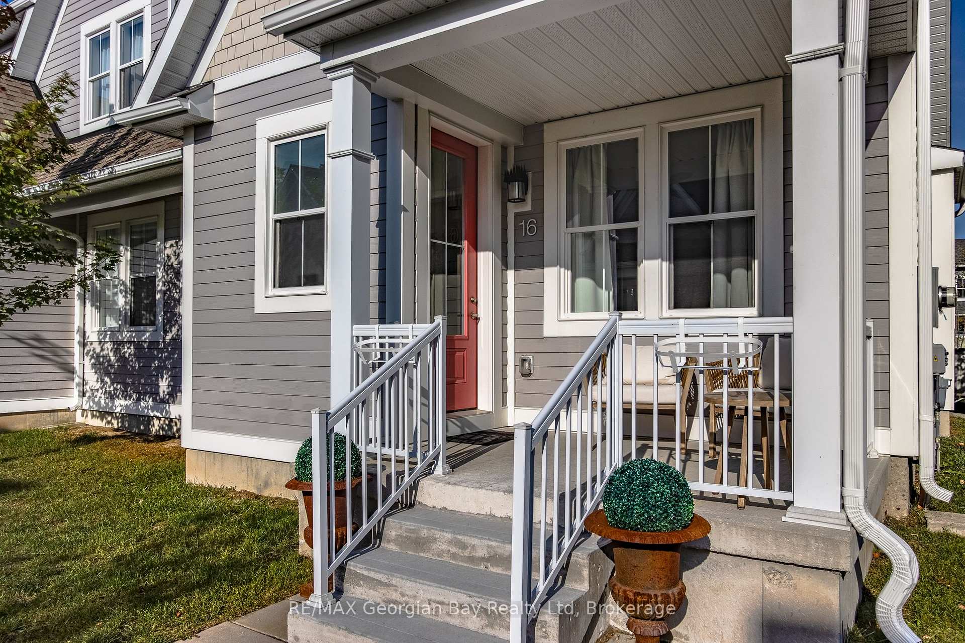 Photo 3 of 16 Danielle Crescent, Midland — HOMEH