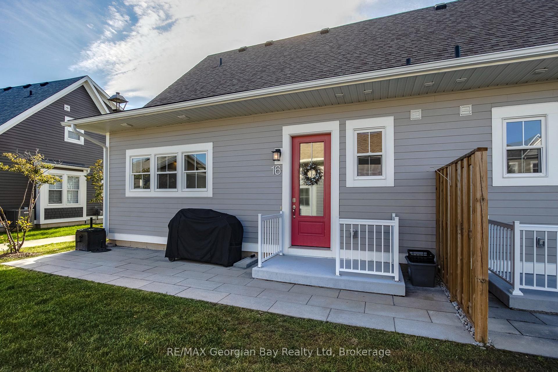 Photo 4 of 16 Danielle Crescent, Midland — HOMEH