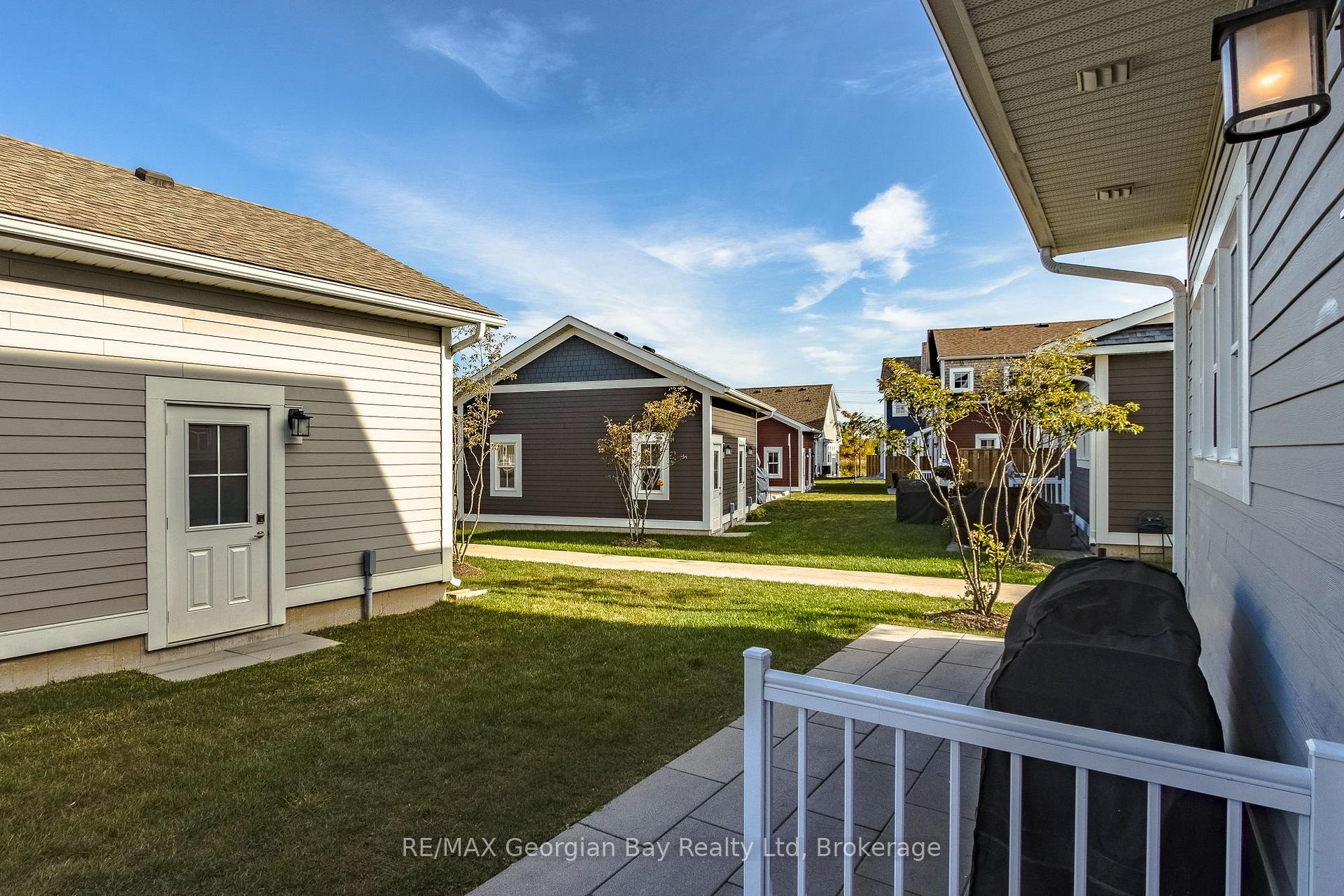 Photo 7 of 16 Danielle Crescent, Midland — HOMEH