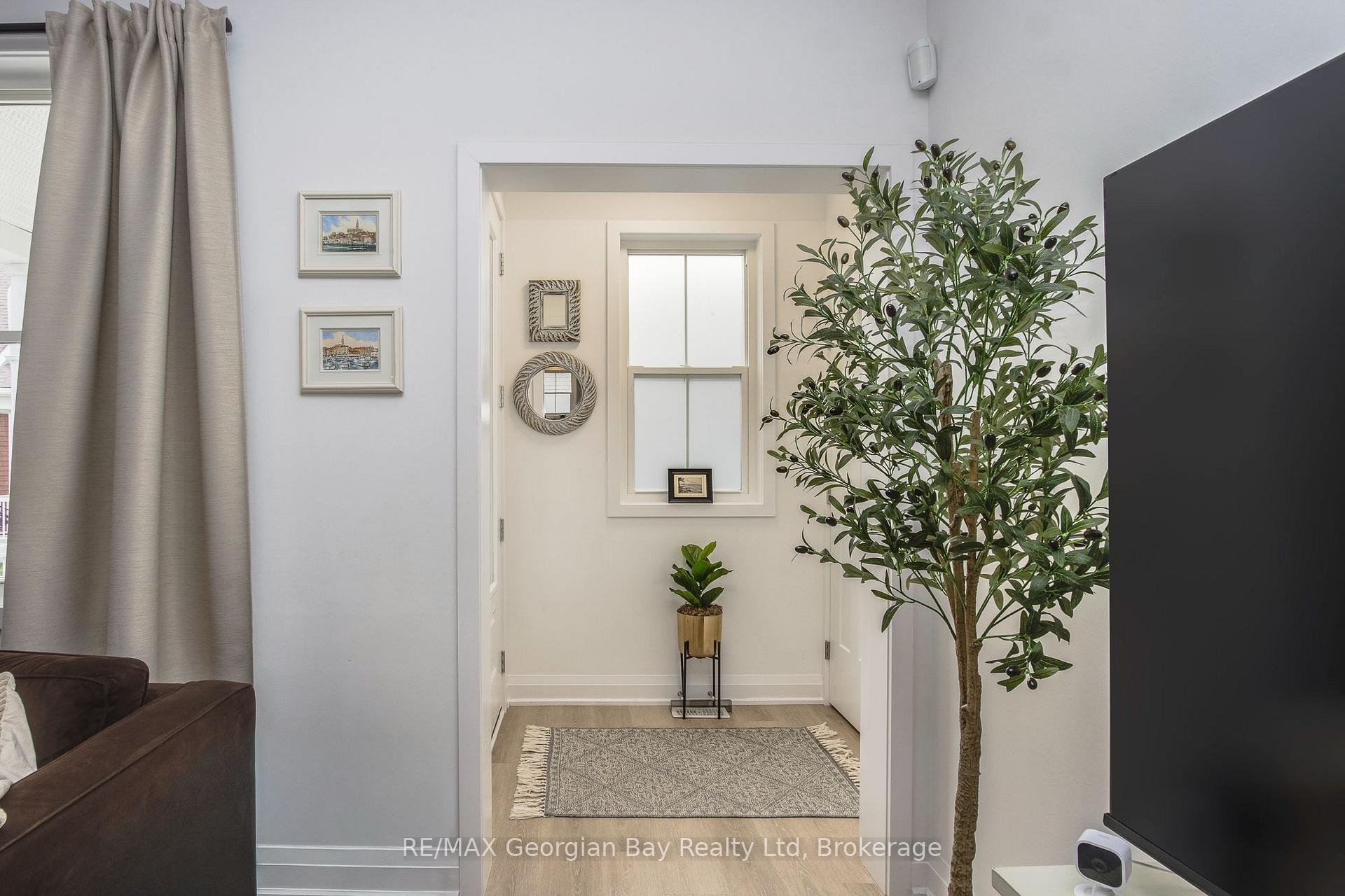 Photo 8 of 16 Danielle Crescent, Midland — HOMEH