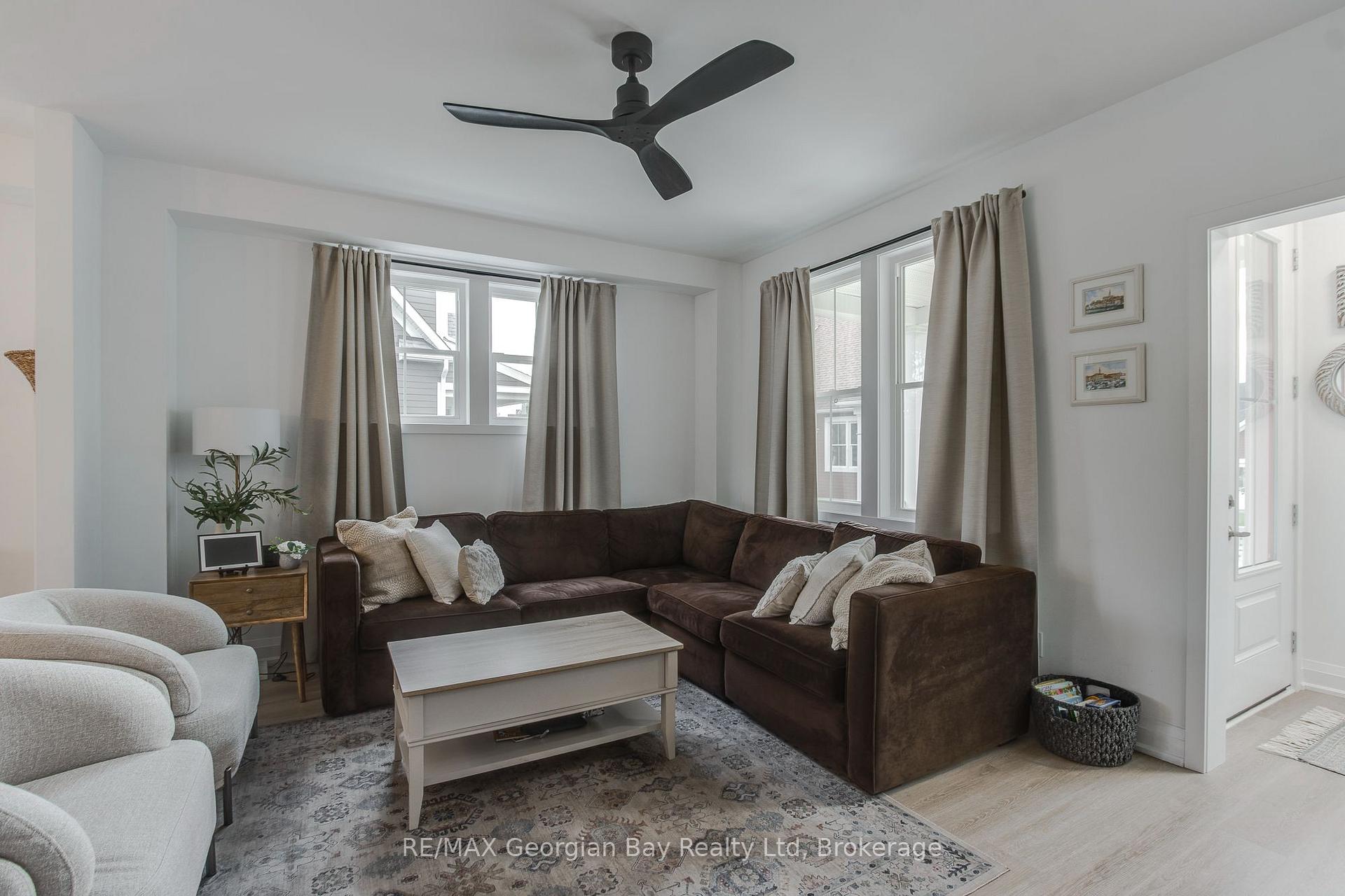 Photo 10 of 16 Danielle Crescent, Midland — HOMEH