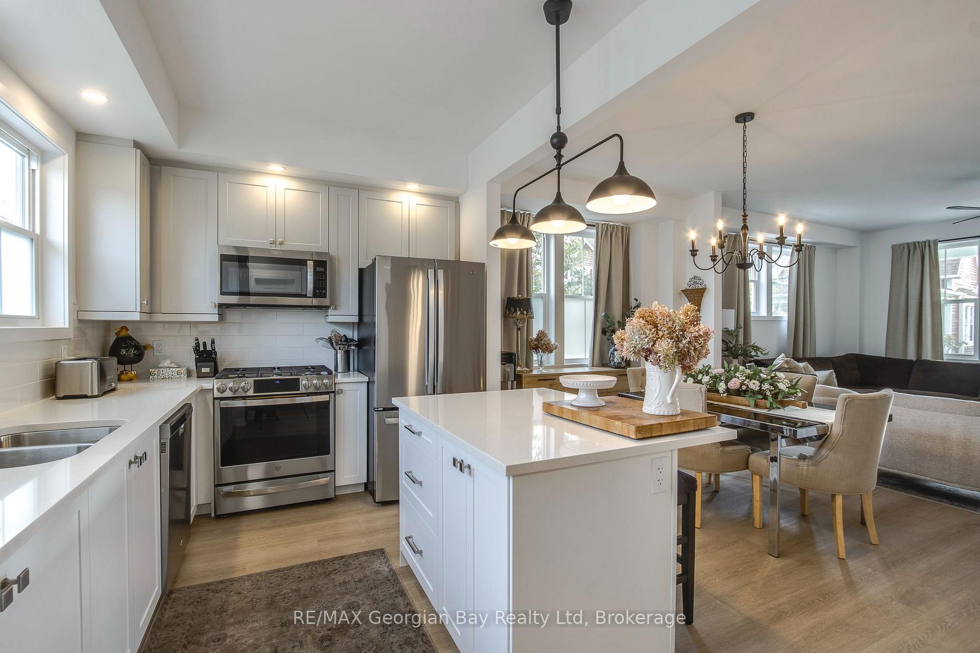 Photo 17 of 16 Danielle Crescent, Midland — HOMEH