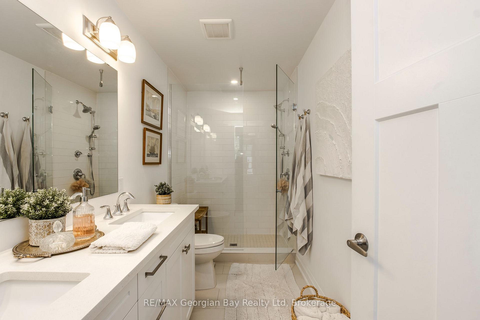 Photo 22 of 16 Danielle Crescent, Midland — HOMEH