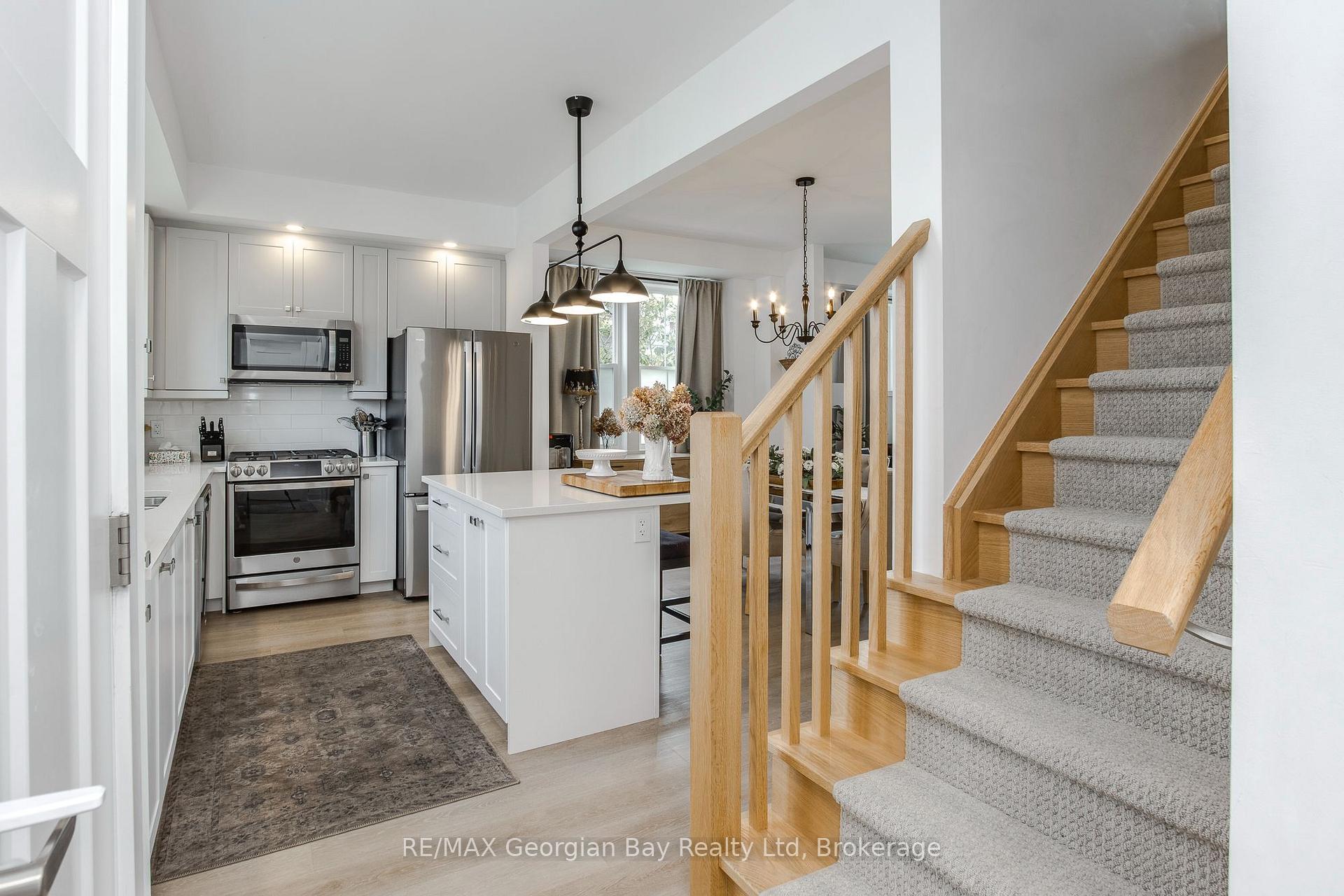 Photo 25 of 16 Danielle Crescent, Midland — HOMEH