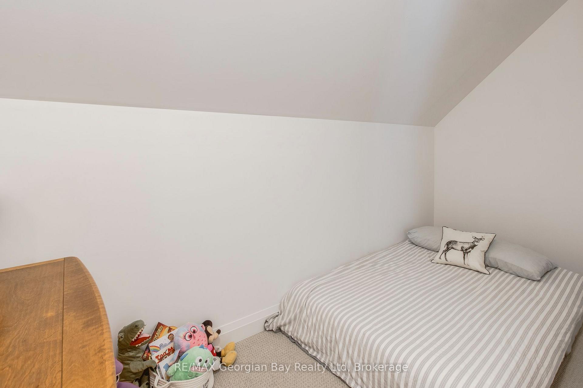 Photo 32 of 16 Danielle Crescent, Midland — HOMEH