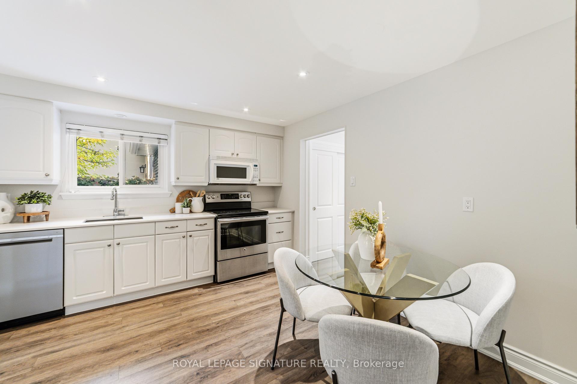 Photo 8 of 220 Chebucto Drive, Oakville, Ford — HOMEH