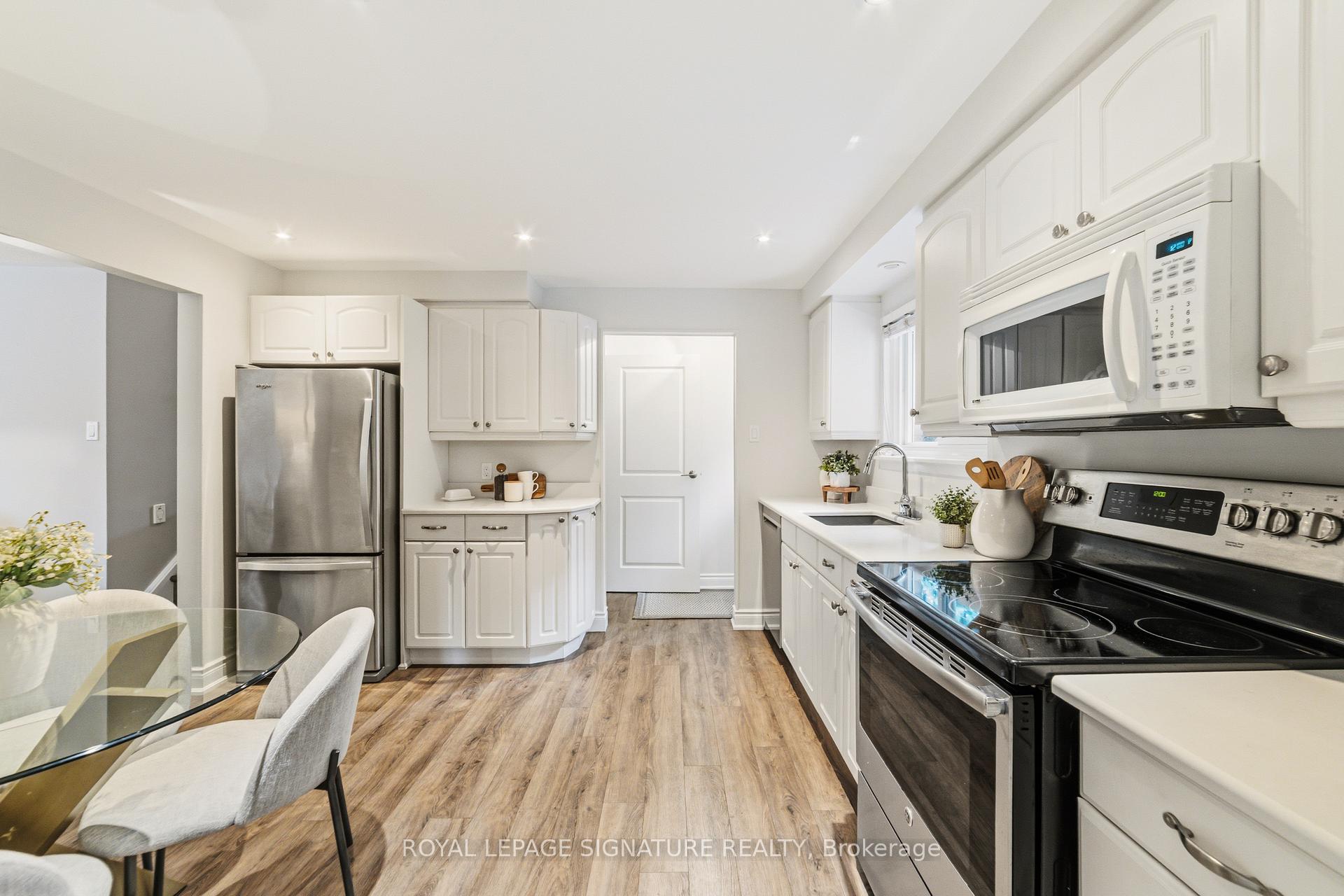 Photo 10 of 220 Chebucto Drive, Oakville, Ford — HOMEH