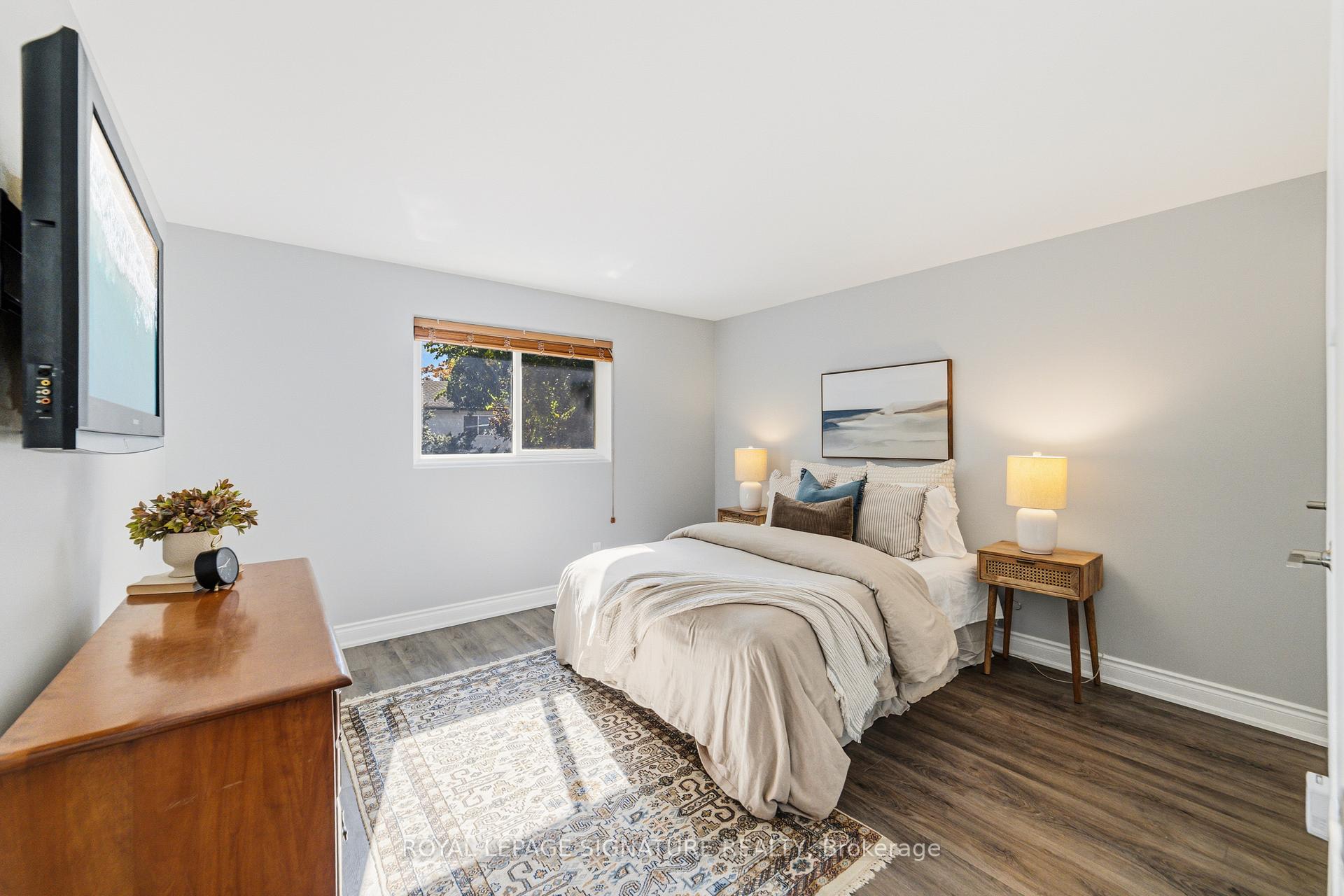 Photo 15 of 220 Chebucto Drive, Oakville, Ford — HOMEH