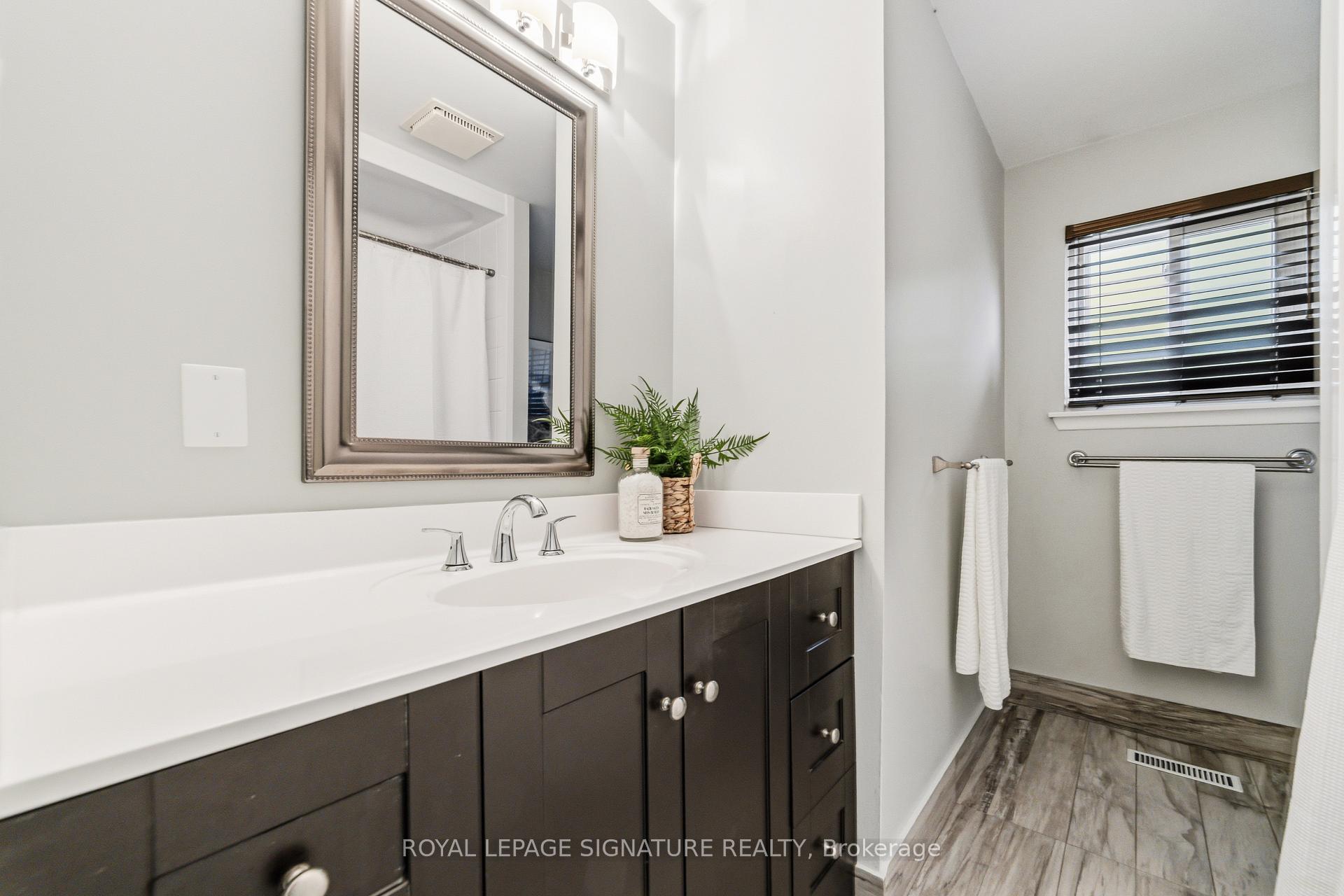 Photo 19 of 220 Chebucto Drive, Oakville, Ford — HOMEH