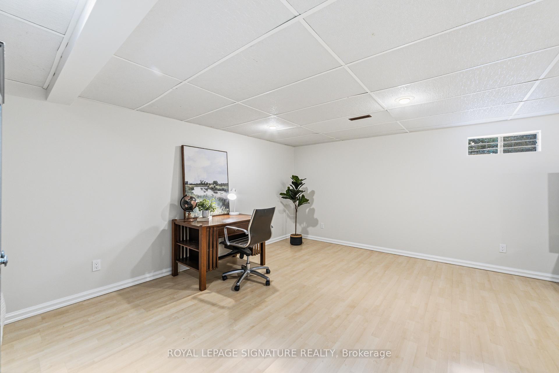 Photo 23 of 220 Chebucto Drive, Oakville, Ford — HOMEH