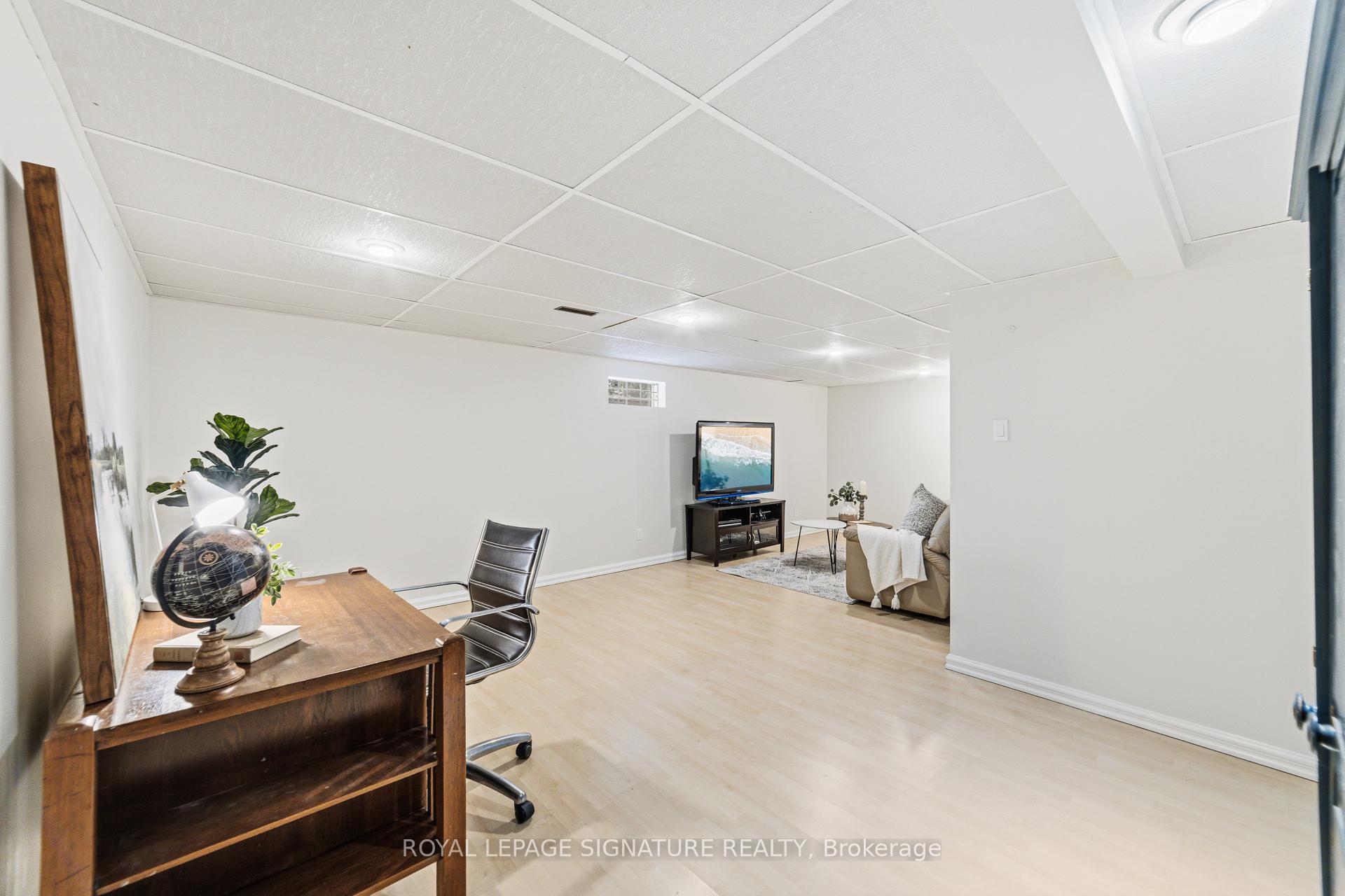Photo 24 of 220 Chebucto Drive, Oakville, Ford — HOMEH