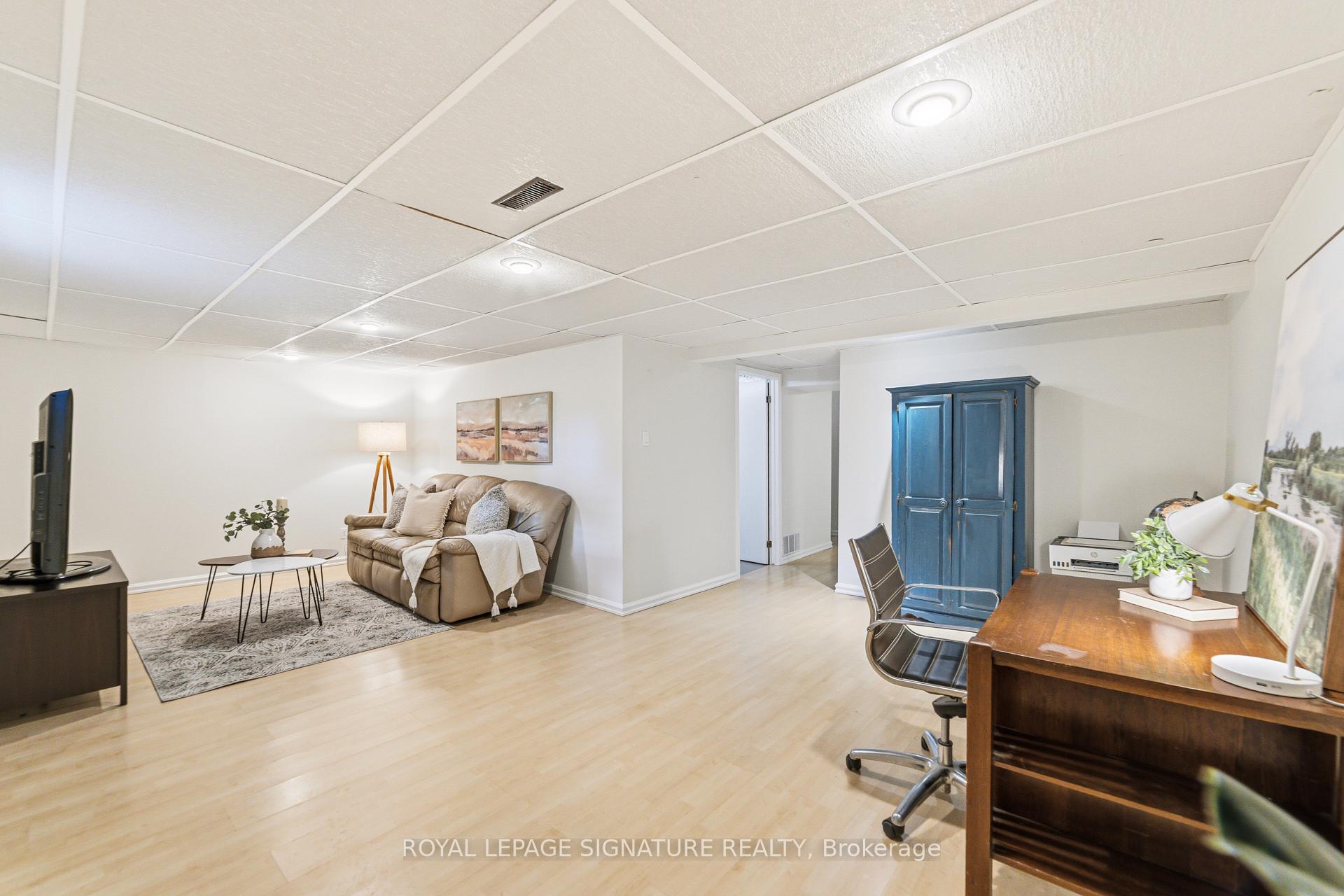 Photo 25 of 220 Chebucto Drive, Oakville, Ford — HOMEH