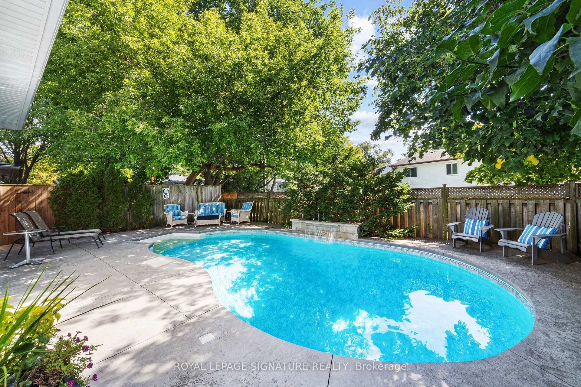 Photo 28 of 220 Chebucto Drive, Oakville, Ford — HOMEH