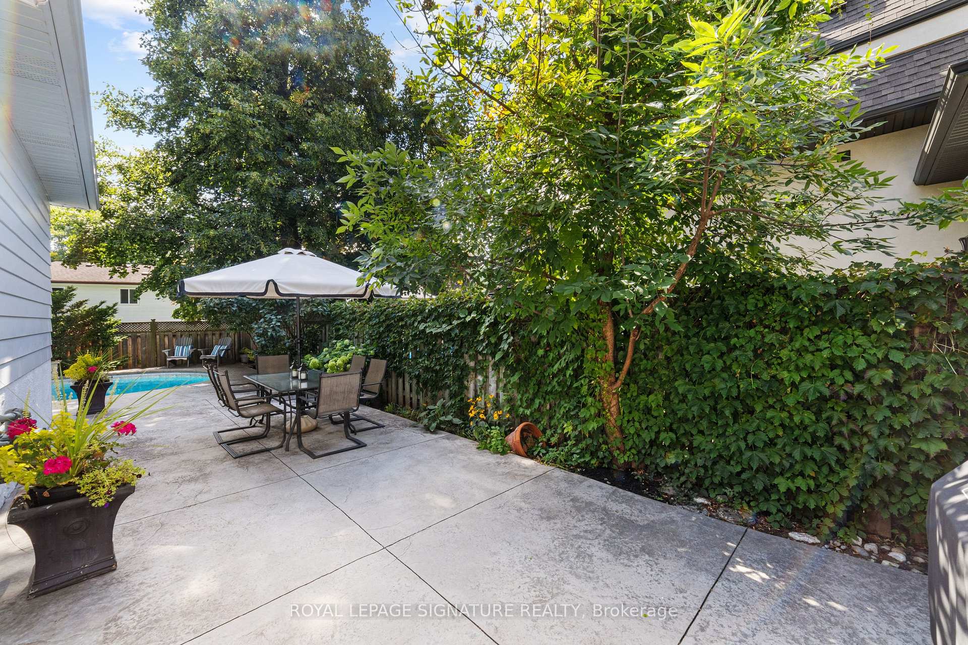 Photo 29 of 220 Chebucto Drive, Oakville, Ford — HOMEH