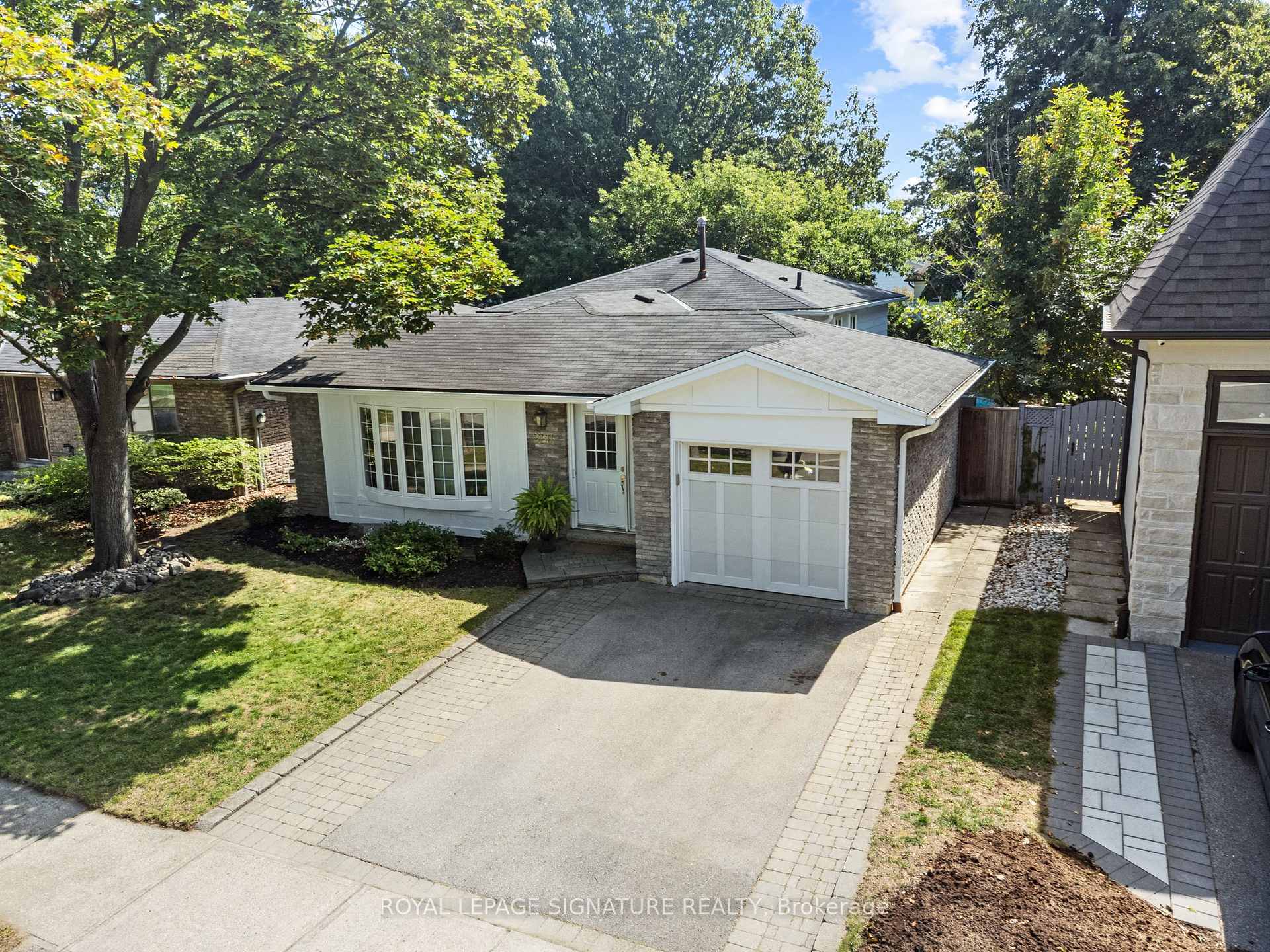 Photo 32 of 220 Chebucto Drive, Oakville, Ford — HOMEH