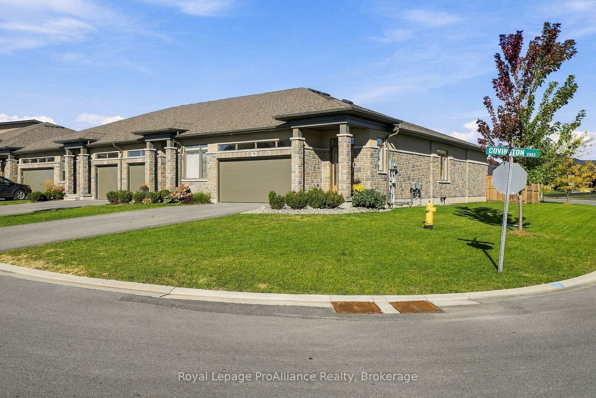 Photo 2 of 18 Covington Crescent, Belleville, Thurlow Ward — HOMEH