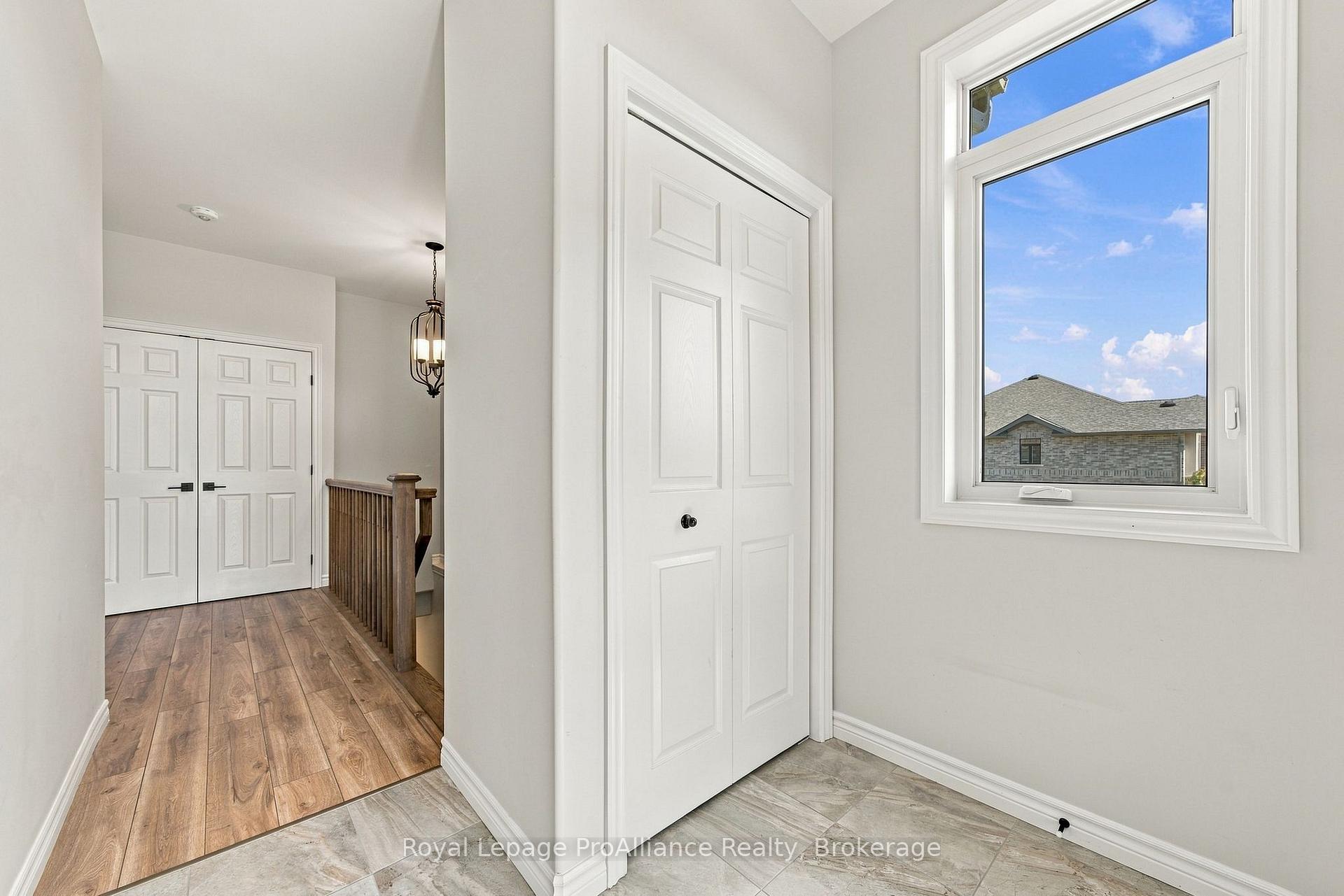Photo 5 of 18 Covington Crescent, Belleville, Thurlow Ward — HOMEH