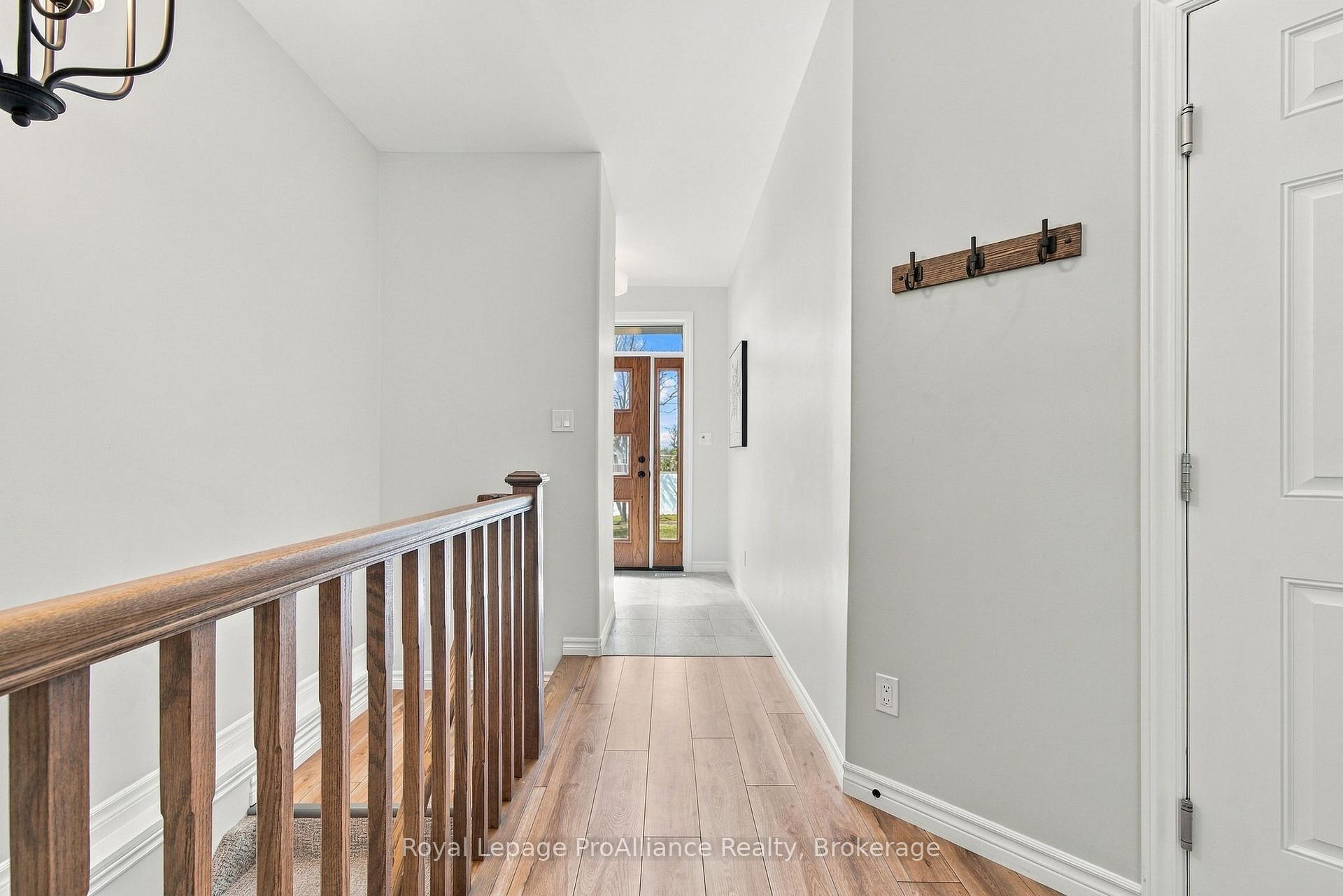 Photo 6 of 18 Covington Crescent, Belleville, Thurlow Ward — HOMEH