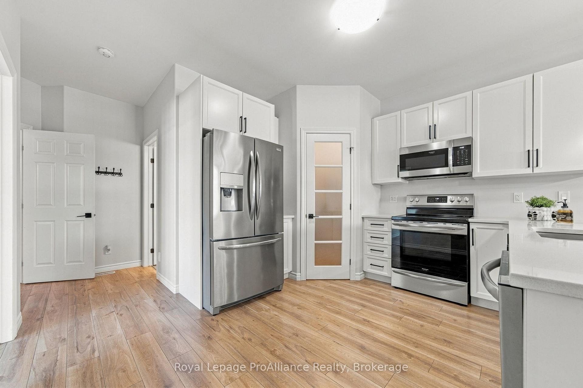 Photo 11 of 18 Covington Crescent, Belleville, Thurlow Ward — HOMEH