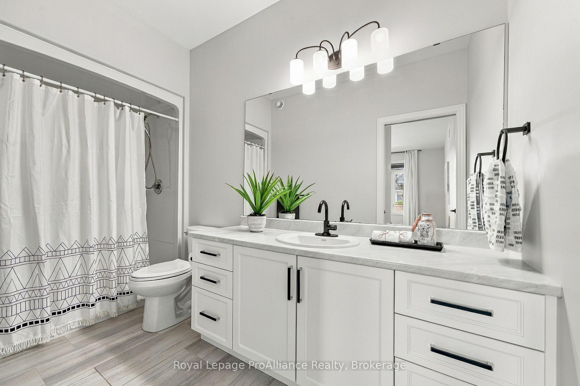 Photo 20 of 18 Covington Crescent, Belleville, Thurlow Ward — HOMEH