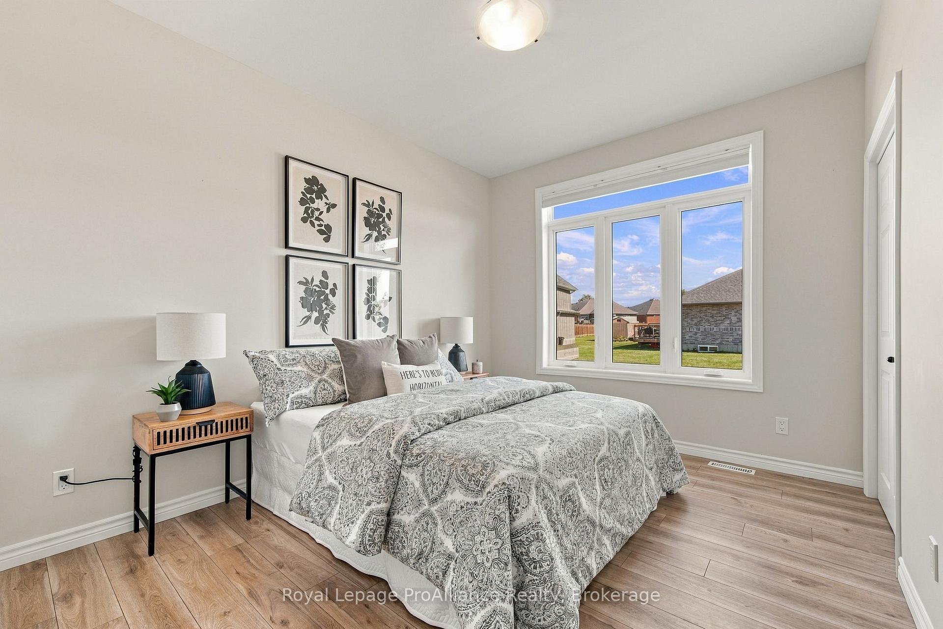 Photo 22 of 18 Covington Crescent, Belleville, Thurlow Ward — HOMEH