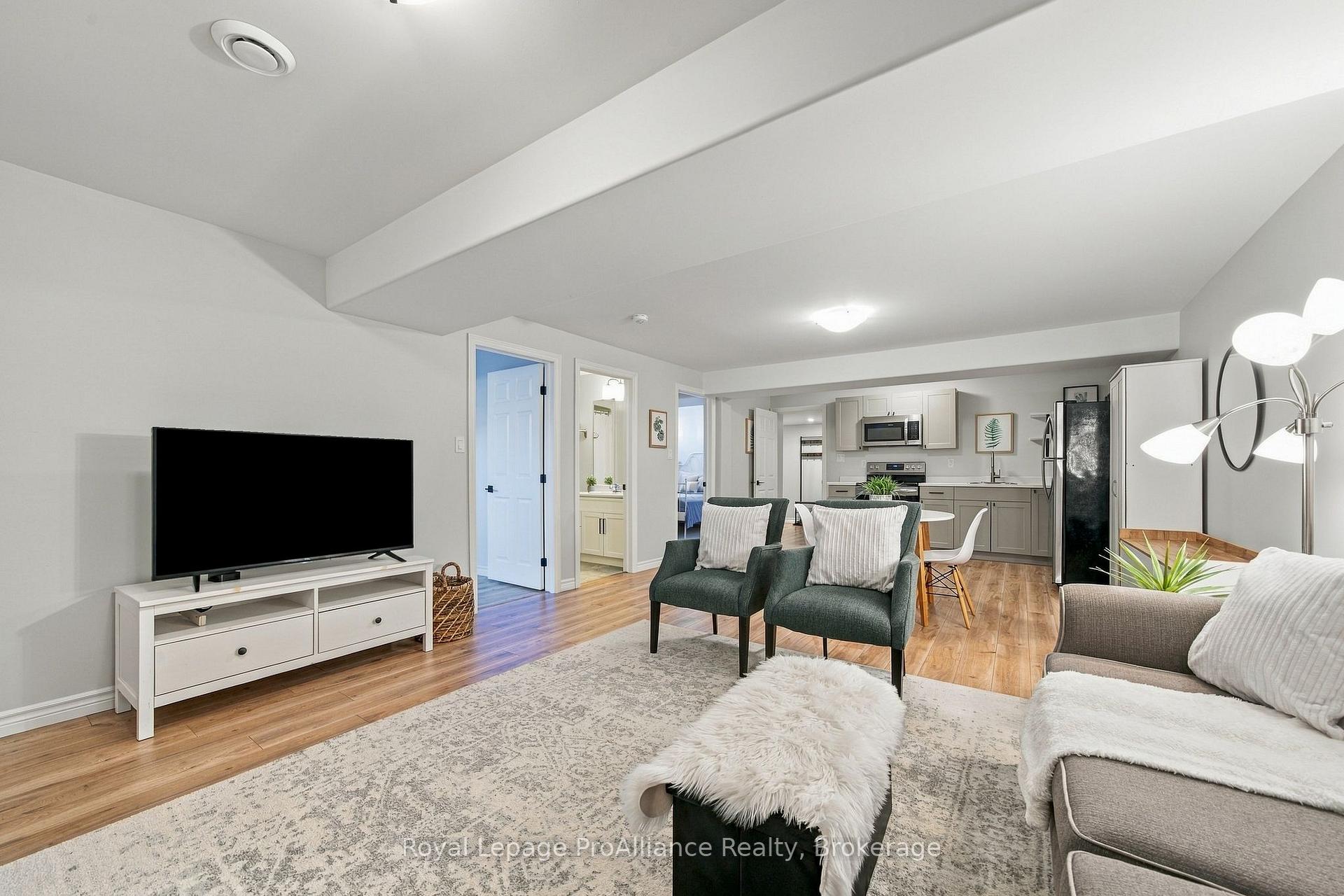 Photo 33 of 18 Covington Crescent, Belleville, Thurlow Ward — HOMEH