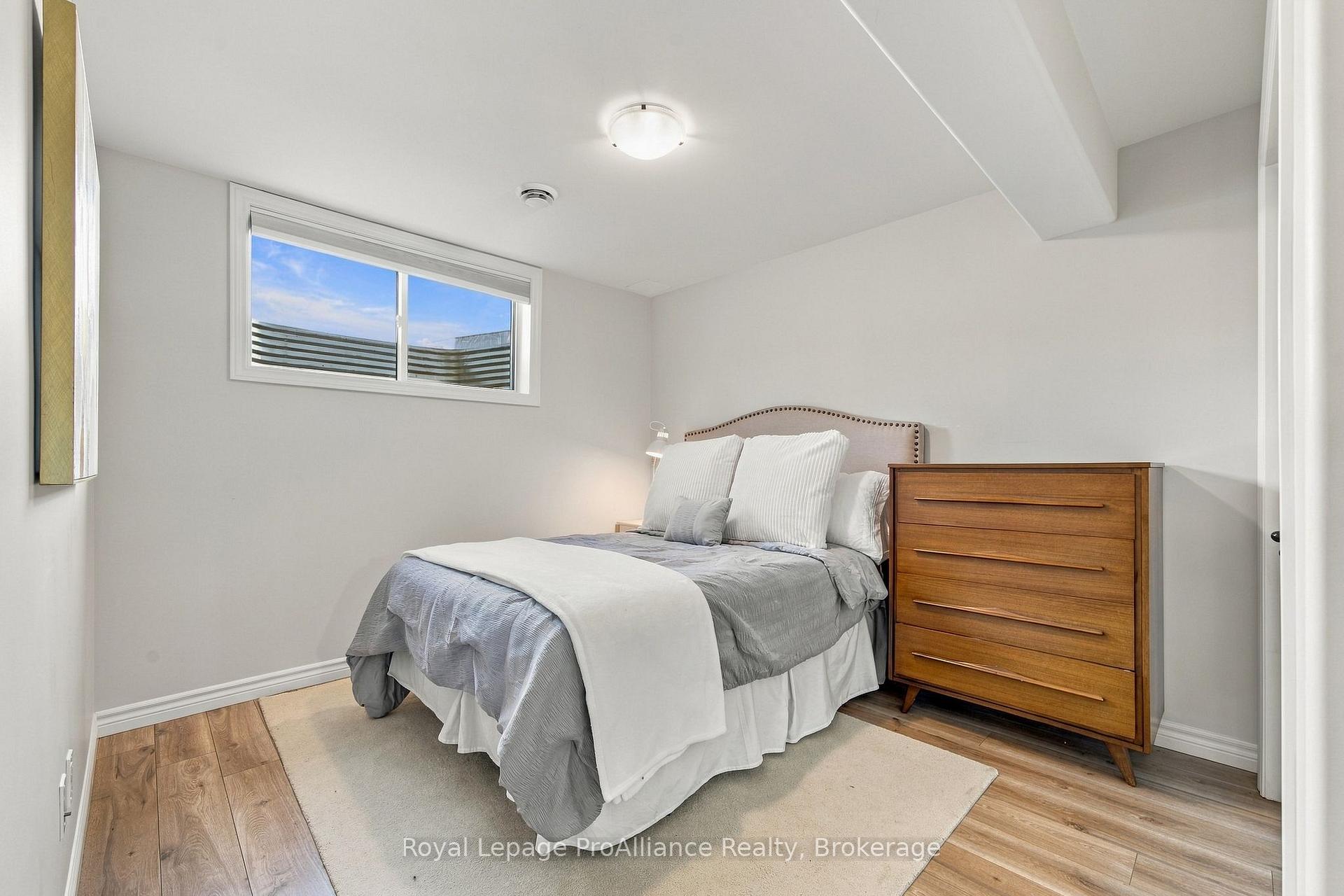 Photo 34 of 18 Covington Crescent, Belleville, Thurlow Ward — HOMEH
