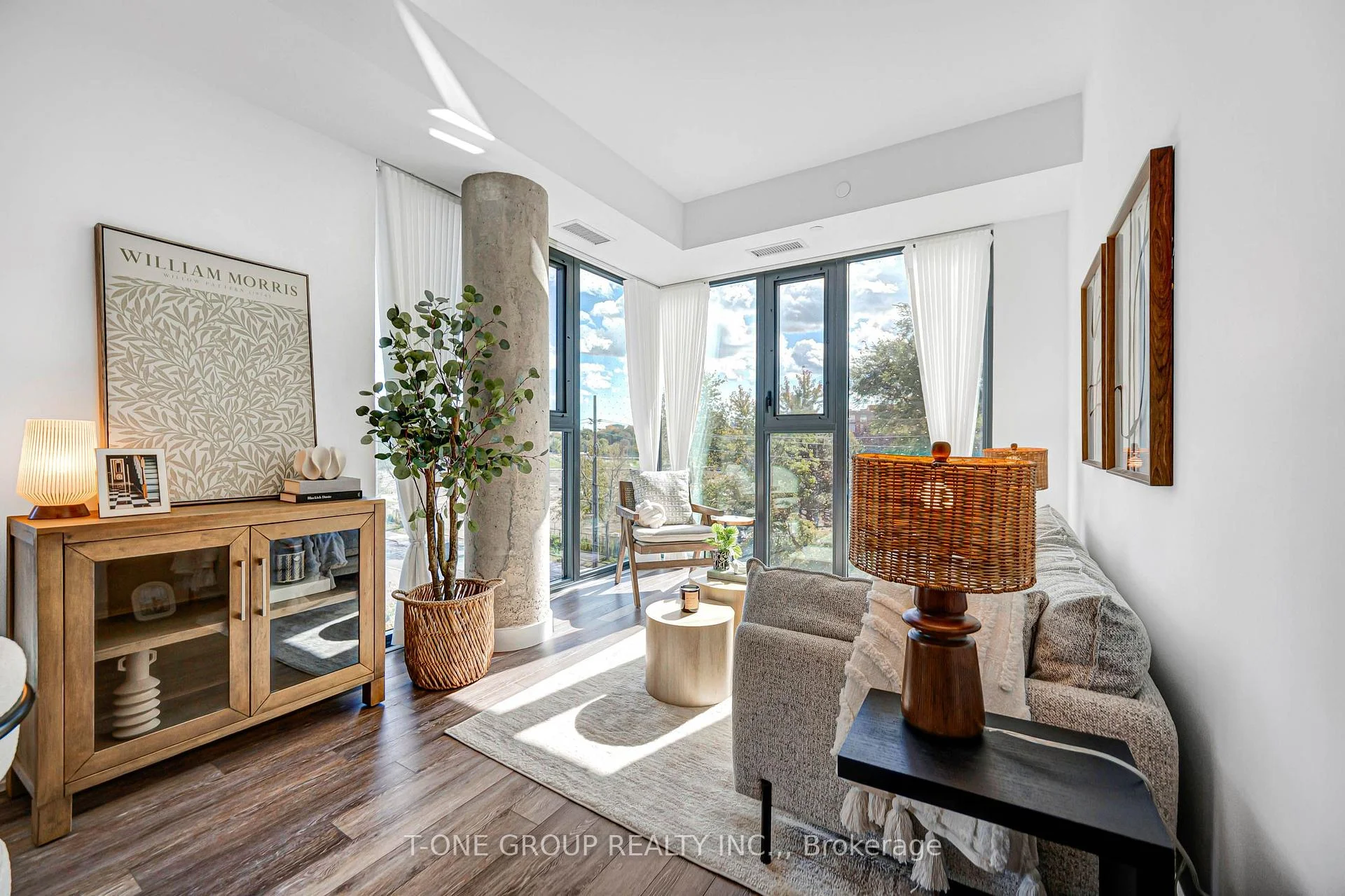 Photo of Unit 309, 250 Lawrence Avenue W