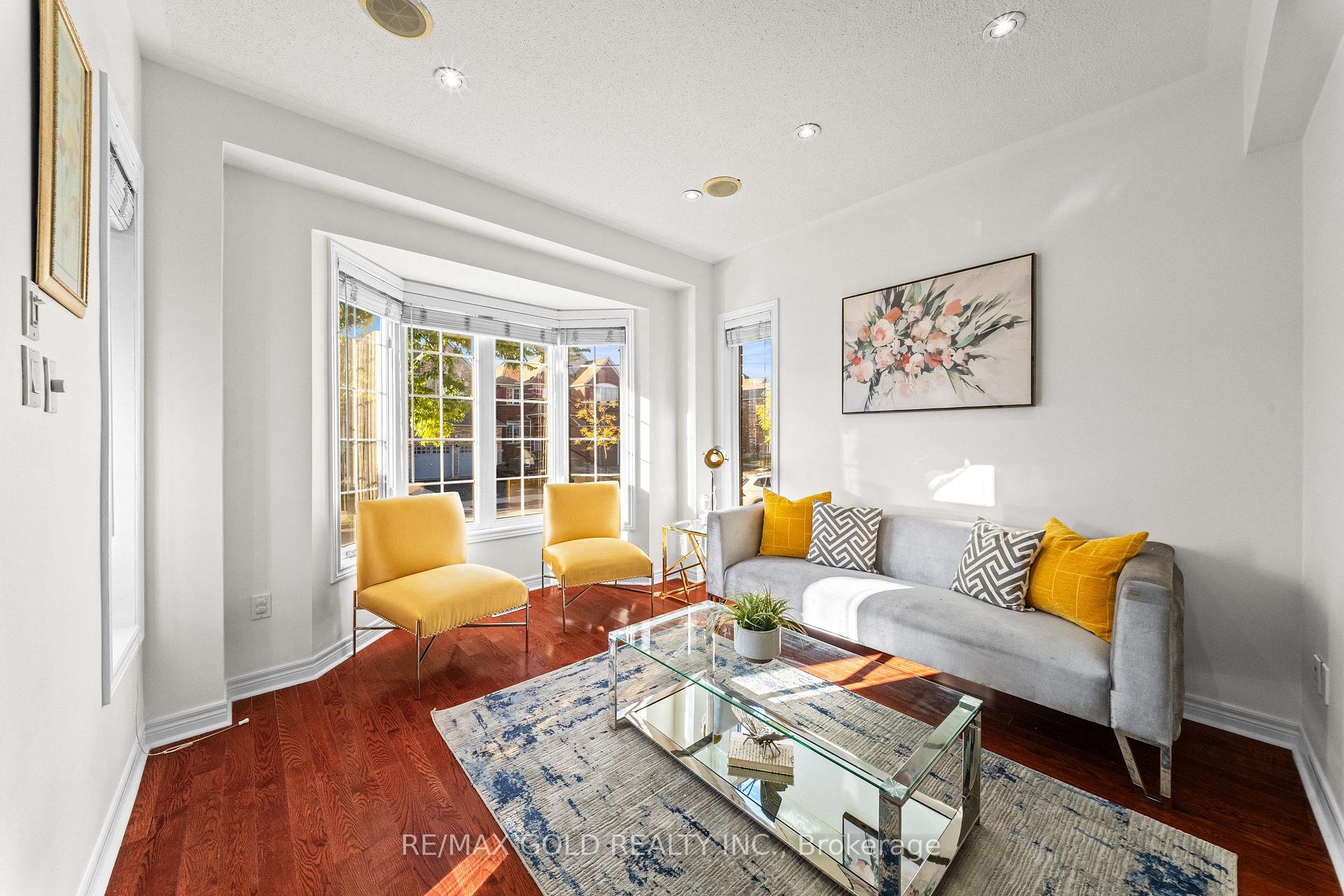 Photo 2 of 11 Maple Valley Street, Brampton, Bram East — HOMEH