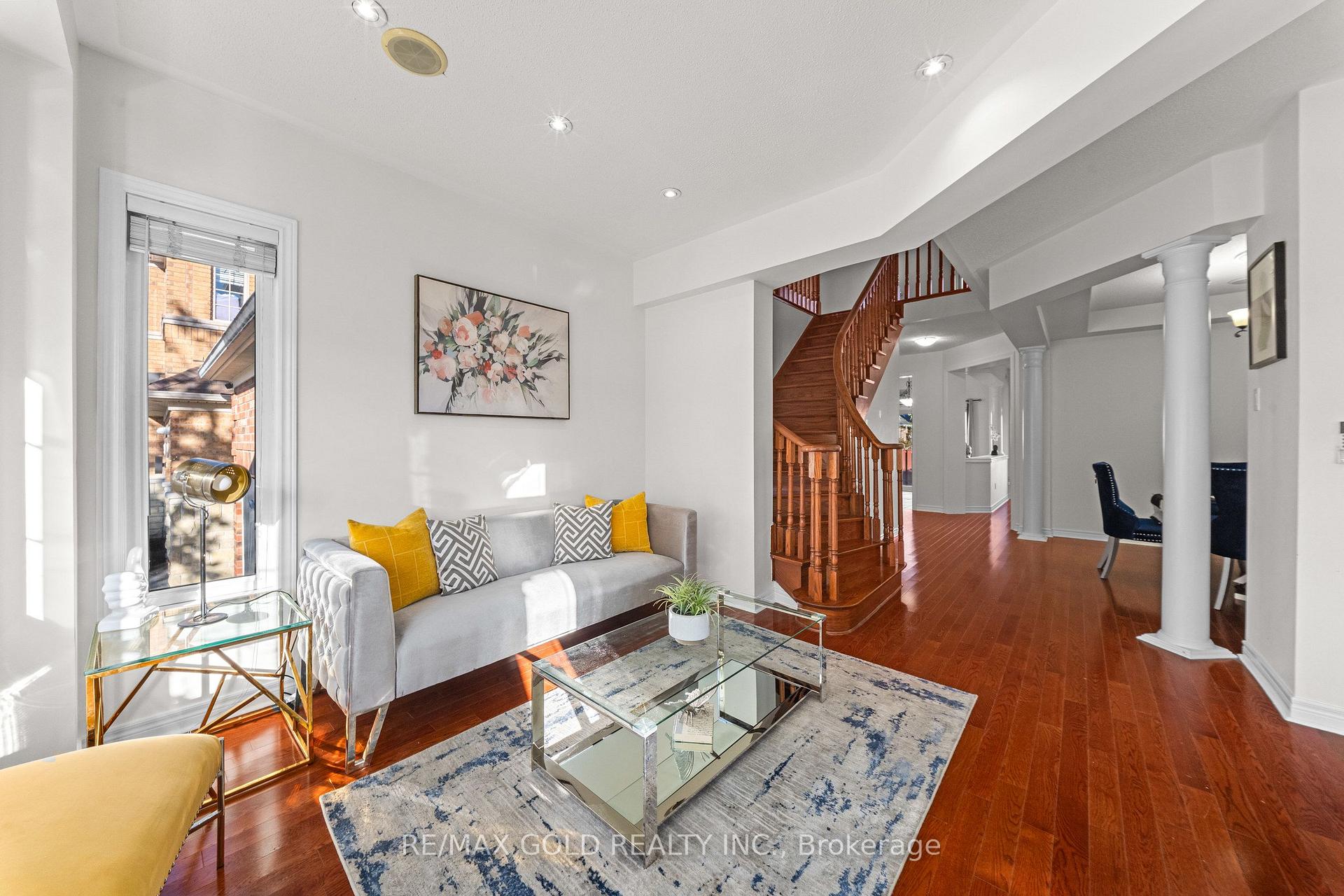 Photo 3 of 11 Maple Valley Street, Brampton, Bram East — HOMEH