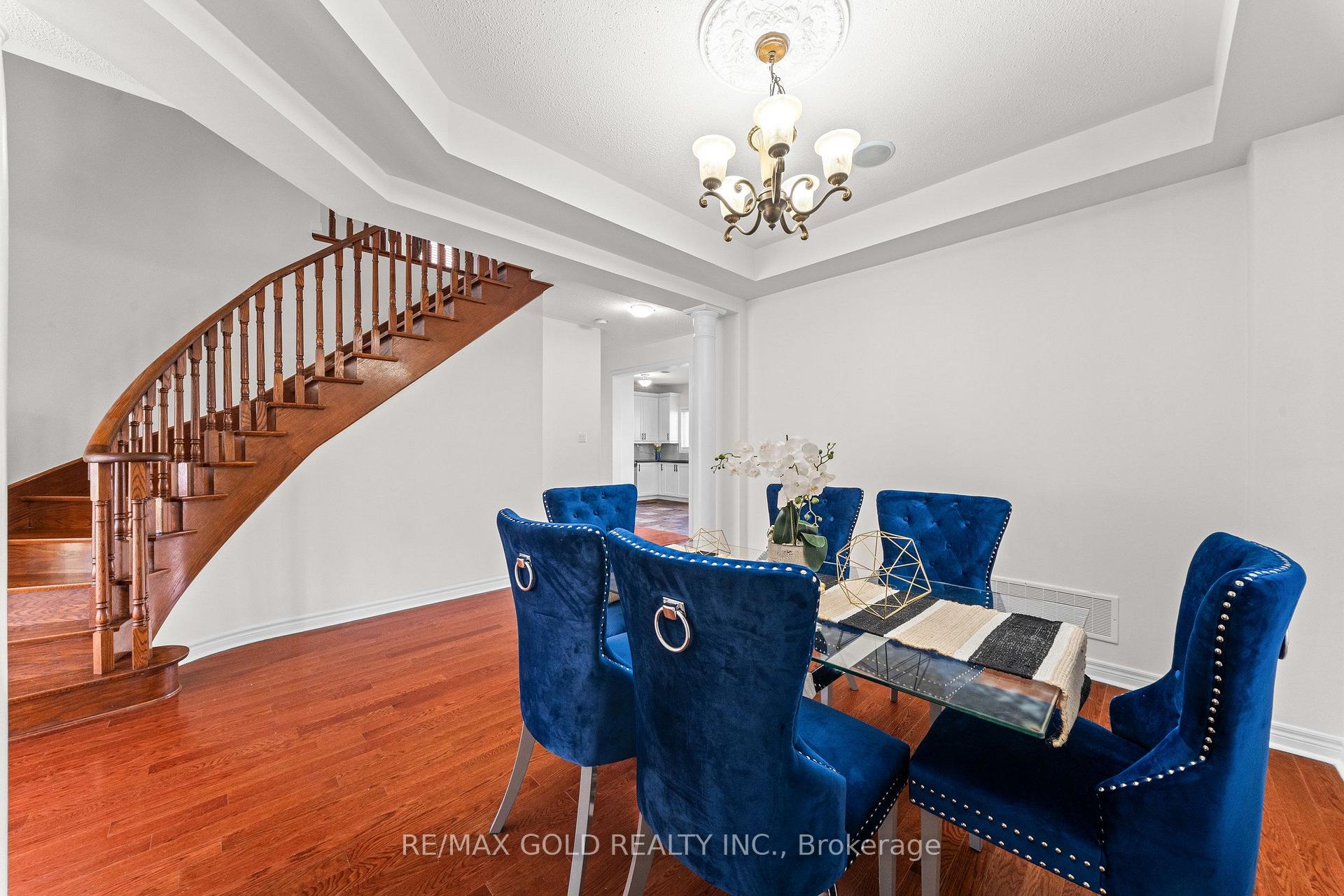 Photo 5 of 11 Maple Valley Street, Brampton, Bram East — HOMEH